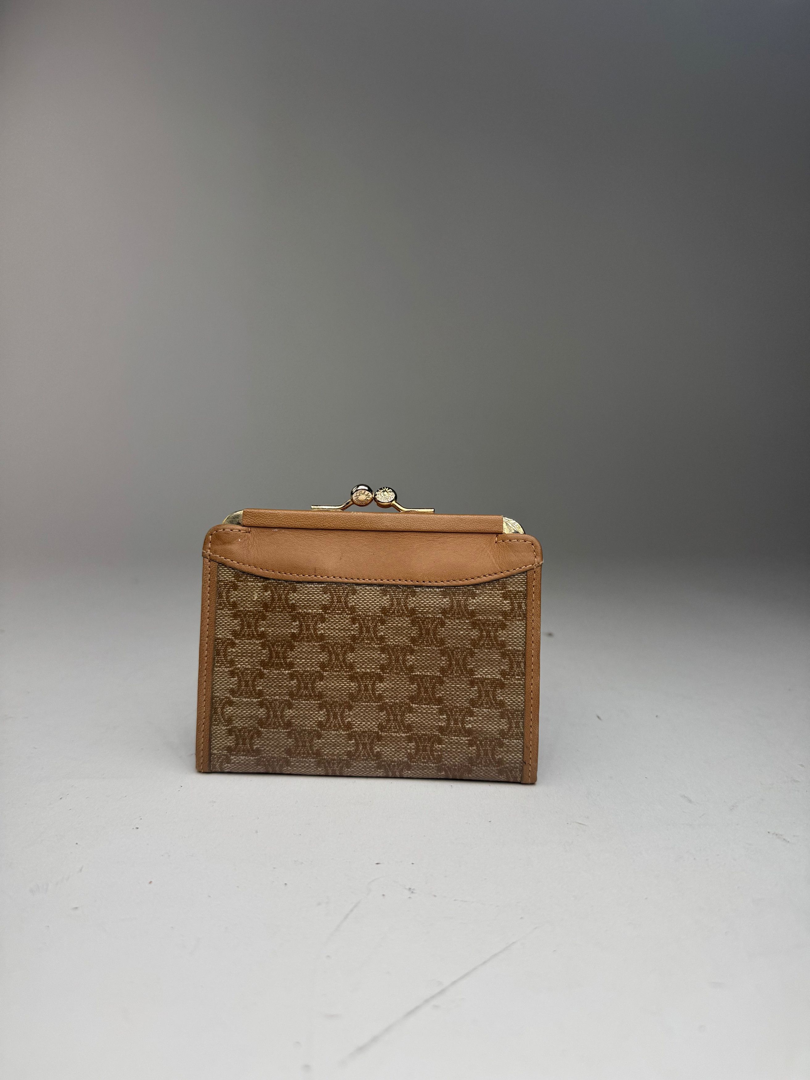 Celine Vintage Paris Leather Card Holder beige Brown Size ONE SIZE - 1 Thumbnail