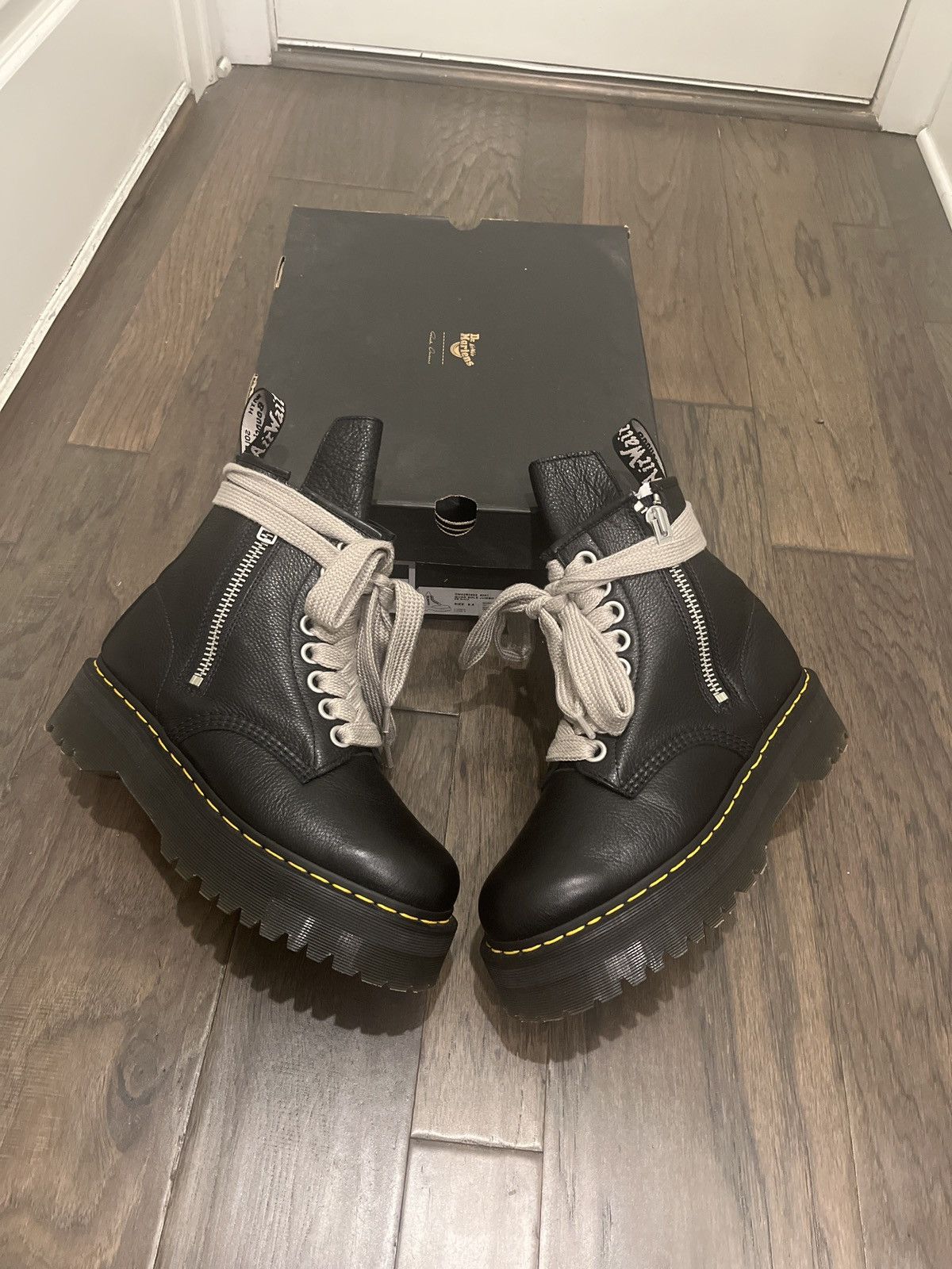 Dr. Martens × Rick Owens Rick Owen x Dr Marten 1460 Quad Size US 10.5 / EU 43-44 - 4 Thumbnail