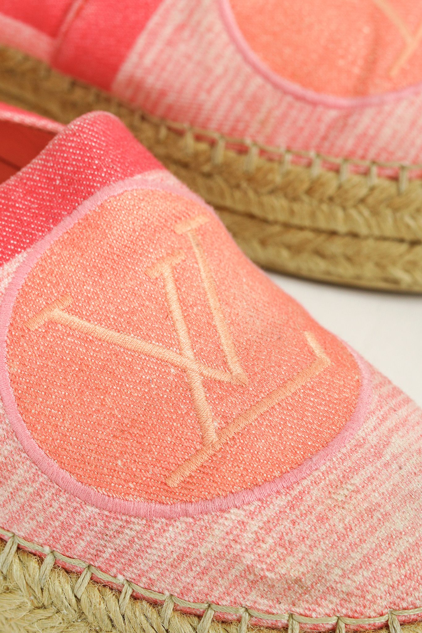 Louis Vuitton Louis Vuitton Pink Shore Embroidered-Logo Espadrilles Size US 7.5 / IT 37.5 - 8 Thumbnail