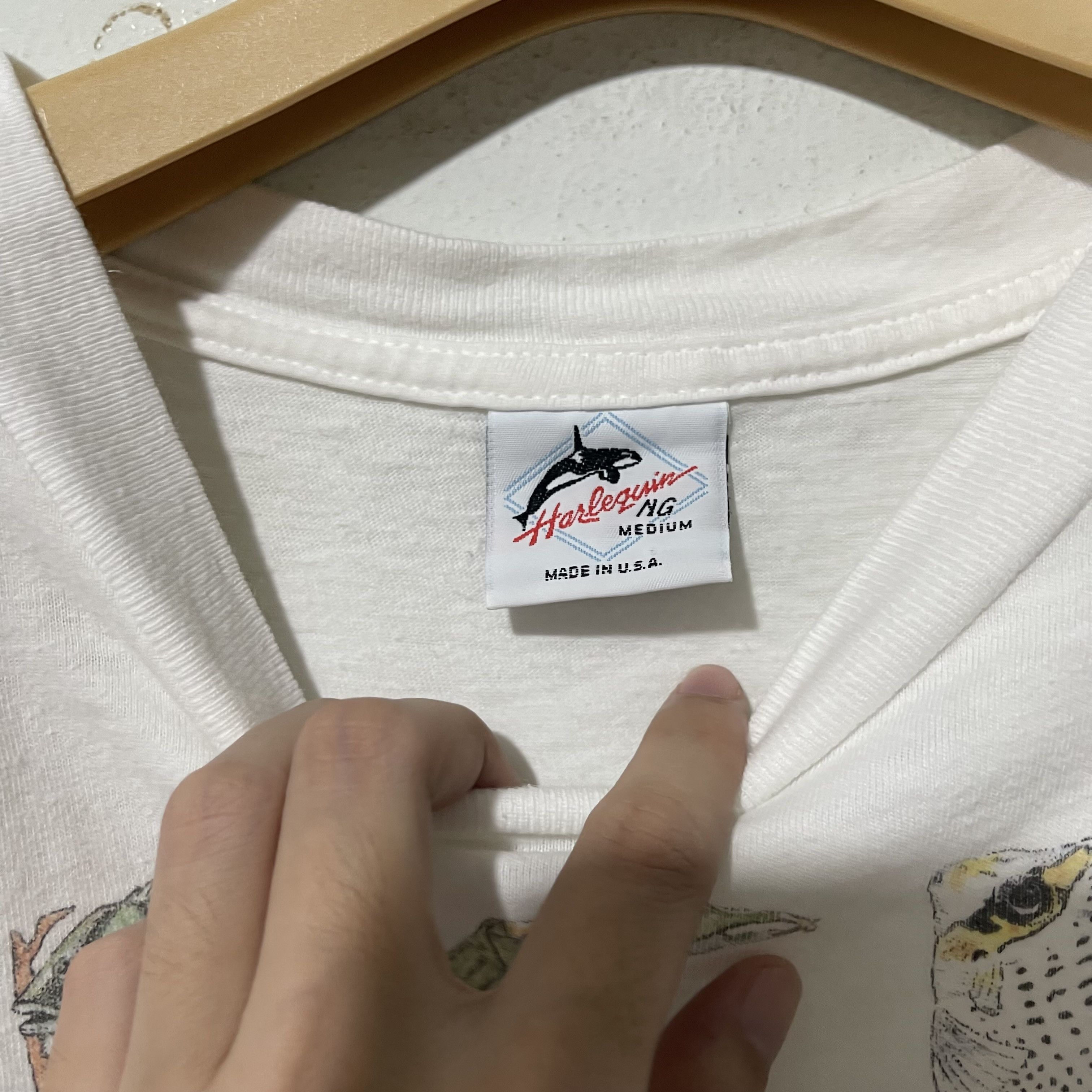 Vintage Vintage 90s Fish Alphabet Ocean Animal T-Shirt Size US M / EU 48-50 / 2 - 5 Thumbnail