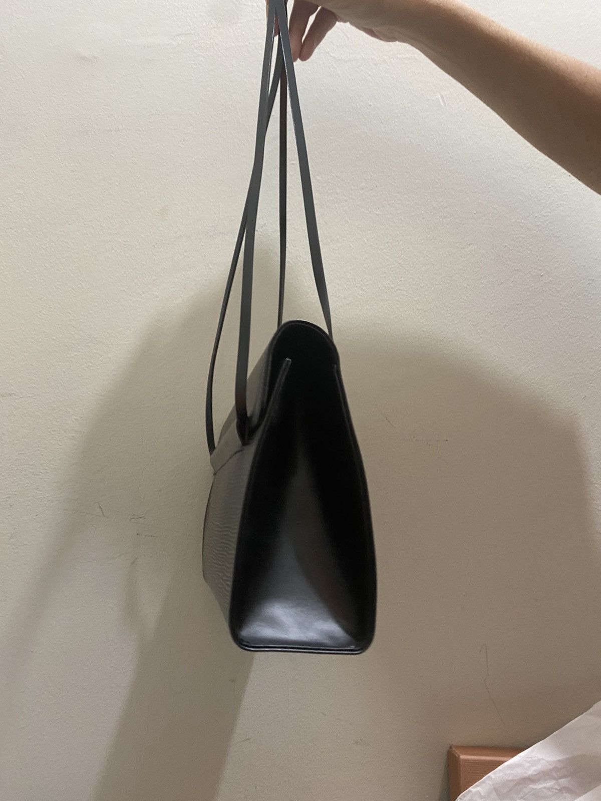 Louis Vuitton LOUIS VUITTON BLACK LEATHER HANDBAG Size ONE SIZE - 10 Thumbnail