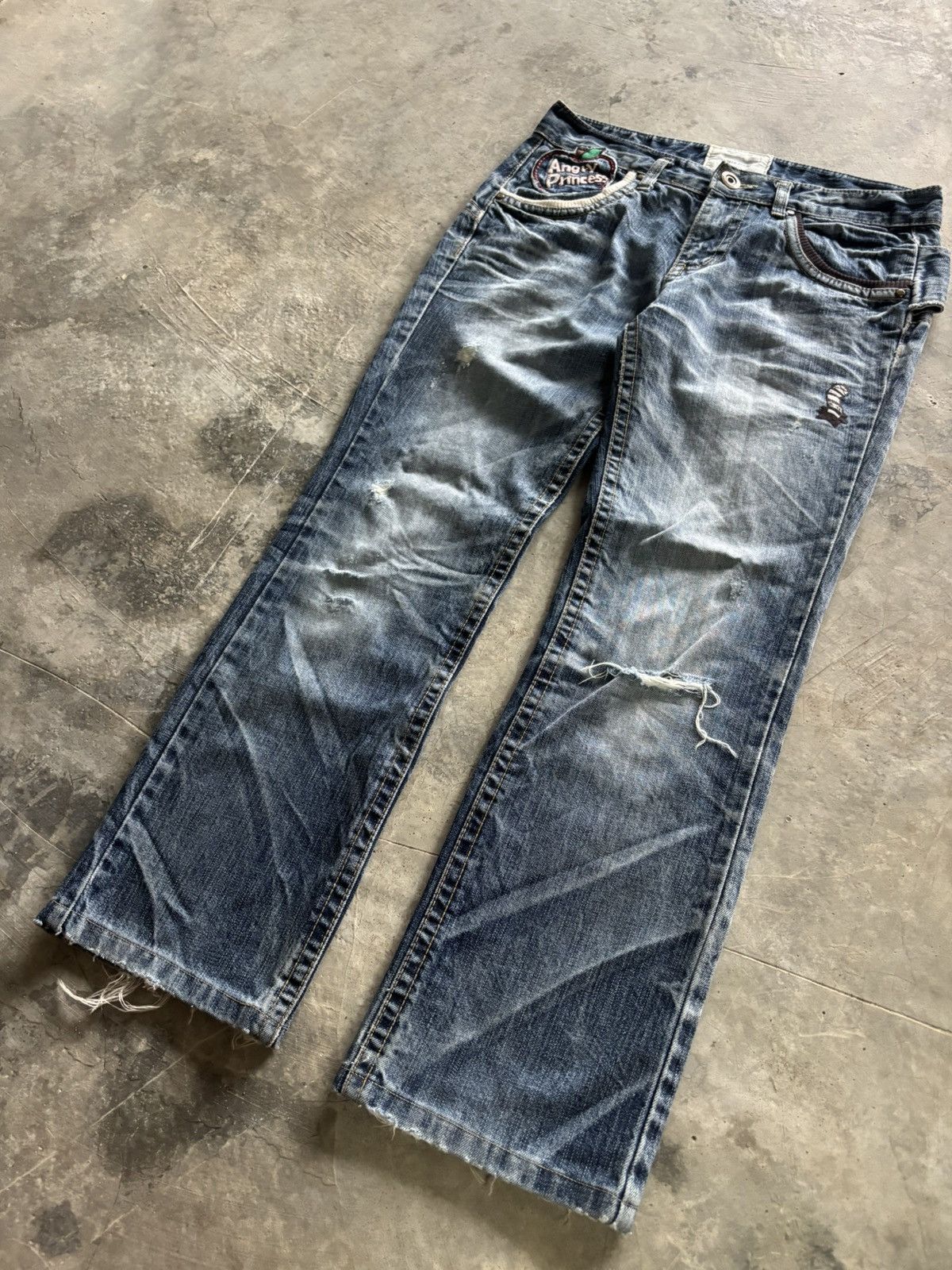 Japanese Brand LOLITA RARE YOSHITOMO NARA ANGRY PRINCESS DISTRESSED DENIM Size US 31 - 14 Thumbnail
