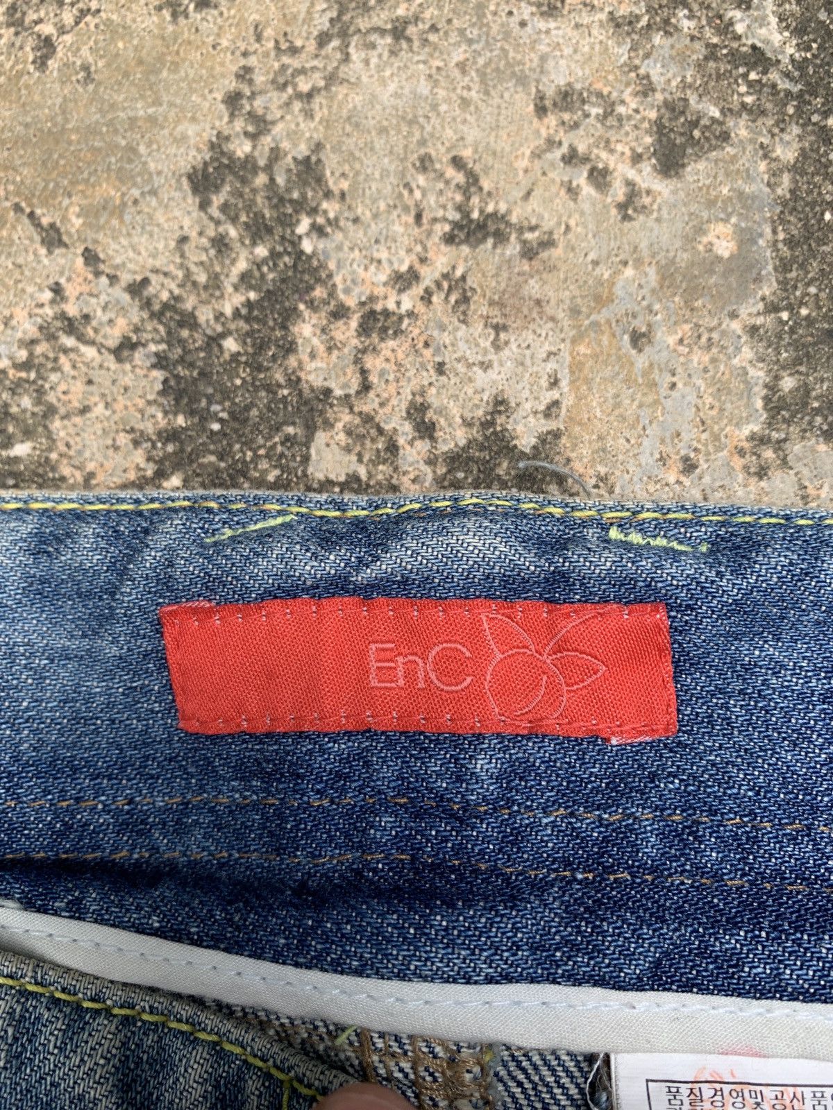 Japanese Brand y2k EnC Blue Ripped Flower Embroidery Mini Jeans Skirt Size 30" / US 8 / IT 44 - 9 Thumbnail