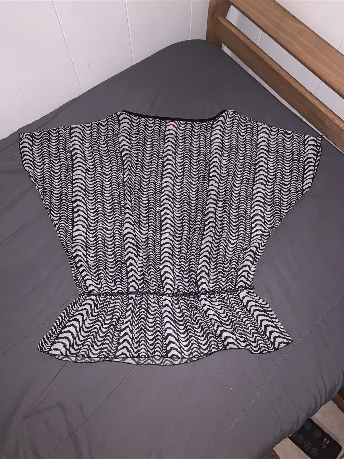 Other Women’s black & white blouse - Size Medium Size M / US 6-8 / IT 42-44 - 2 Thumbnail
