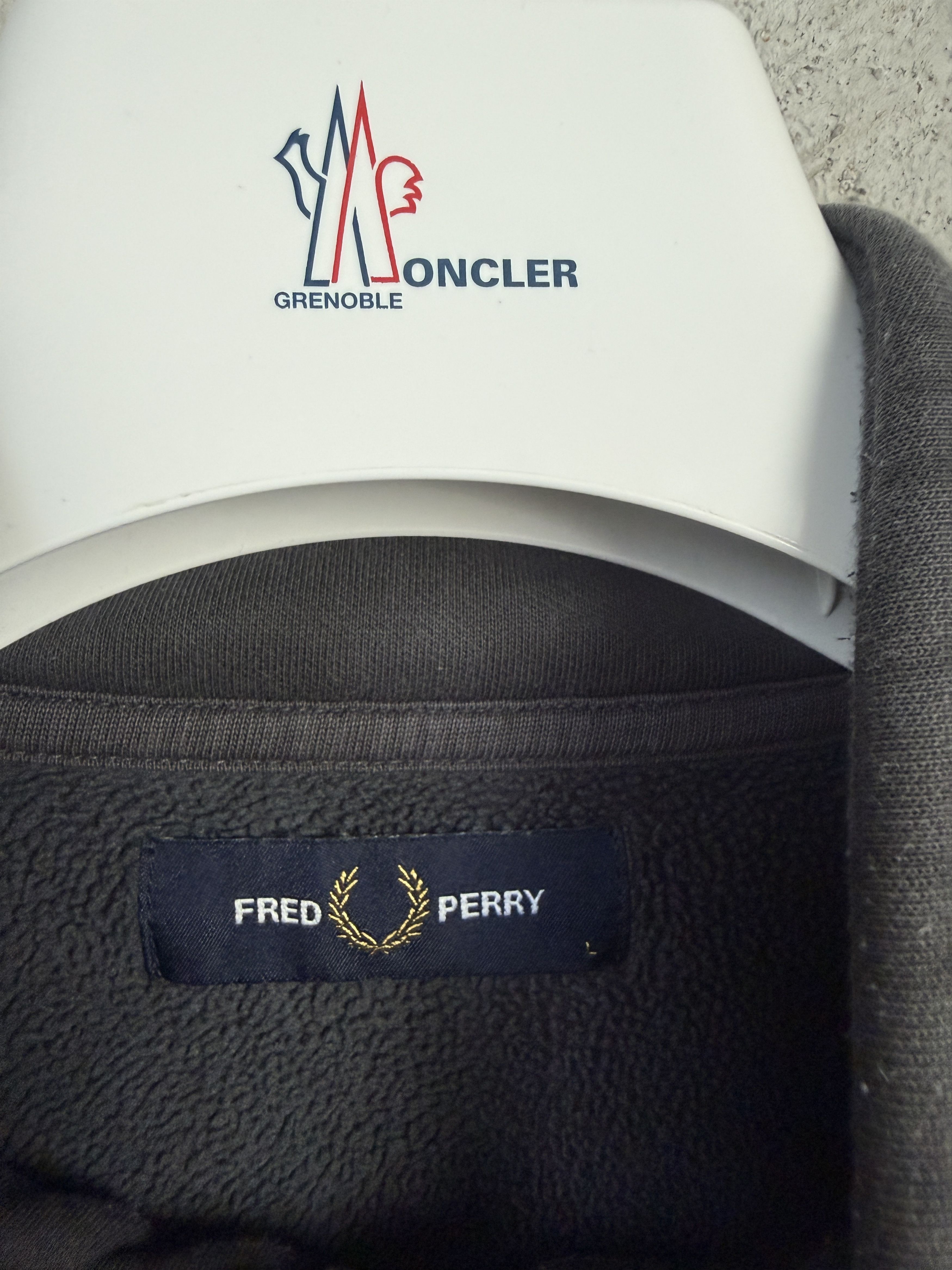 Fred Perry Fred Perry small logo quarter zip sweatshirt casual Size US L / EU 52-54 / 3 - 3 Thumbnail