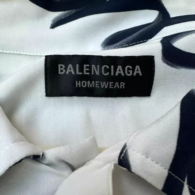 Balenciaga Balenciaga Black and White Letter Logo Shirt Size US S / EU 44-46 / 1 - 3 Thumbnail