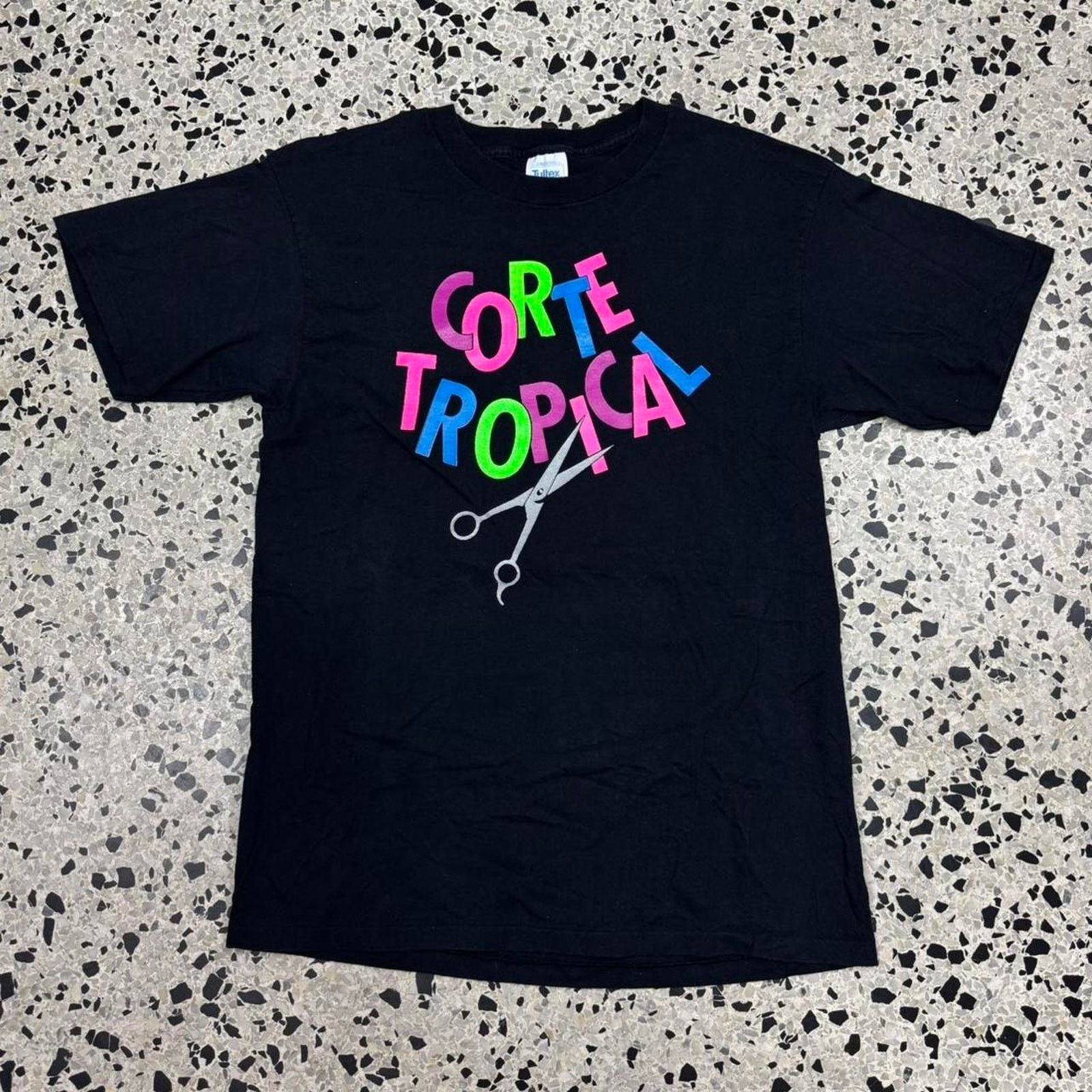 Tultex × Vintage VINTAGE 90S SINGLE STITCH CORTE TROPICAL SCISSORS TEE: Size US XL / EU 56 / 4 - 1 Thumbnail