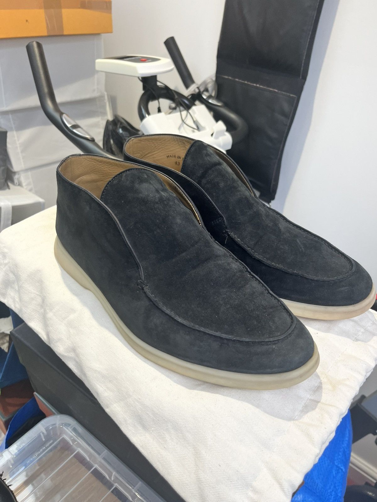 Loro Piana Loro Piana rare dark grey/black open walk uk 9 eu 43 Size US 10 / EU 43 - 1 Thumbnail