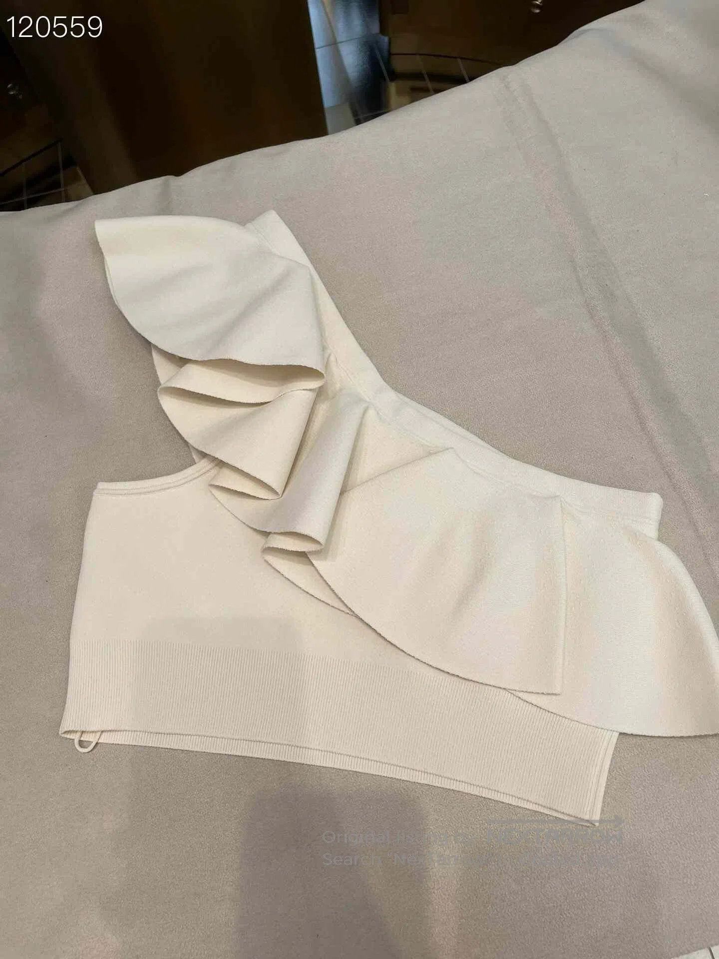 Celine Celine Knit Ruffle Off. Size M / US 6-8 / IT 42-44 - 2 Thumbnail