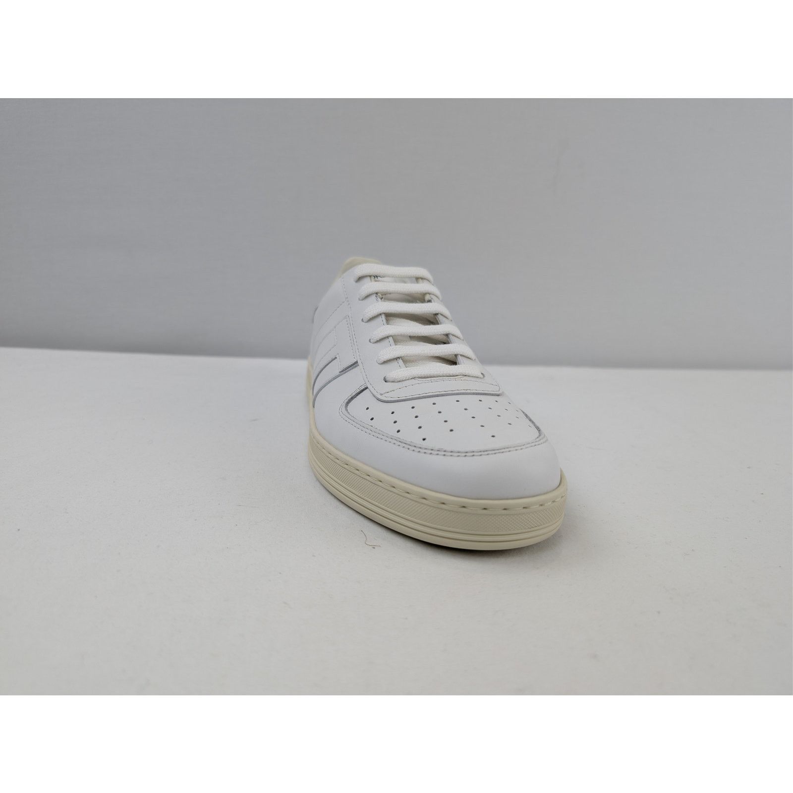Tom Ford o1rshd1 Q:2 / Classic Radcliffe leather low-top sneaker Size US 10 / EU 43 - 2 Thumbnail