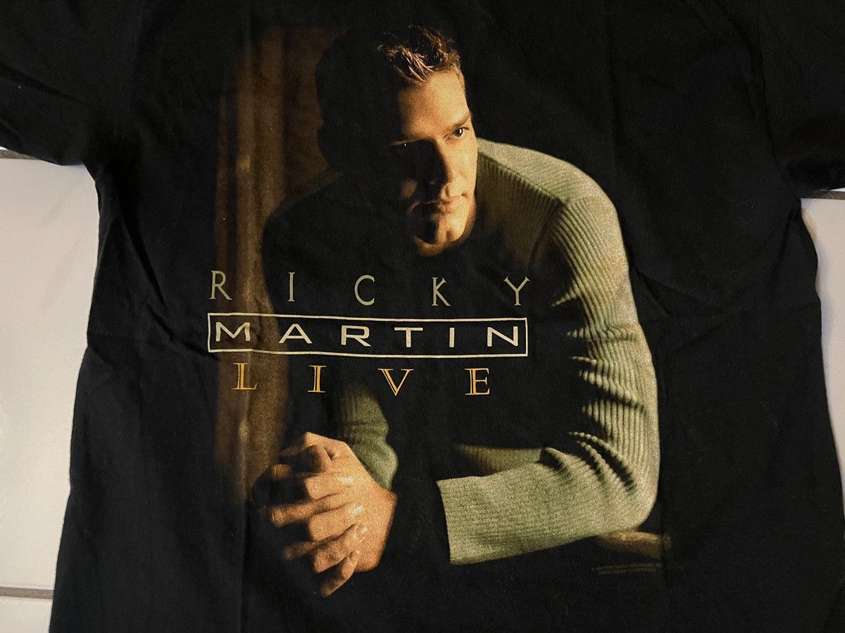 Vintage Vintage Ricky Martin Livin La Vida Loca Concert Tour T-Shirt Size US L / EU 52-54 / 3 - 2 Thumbnail