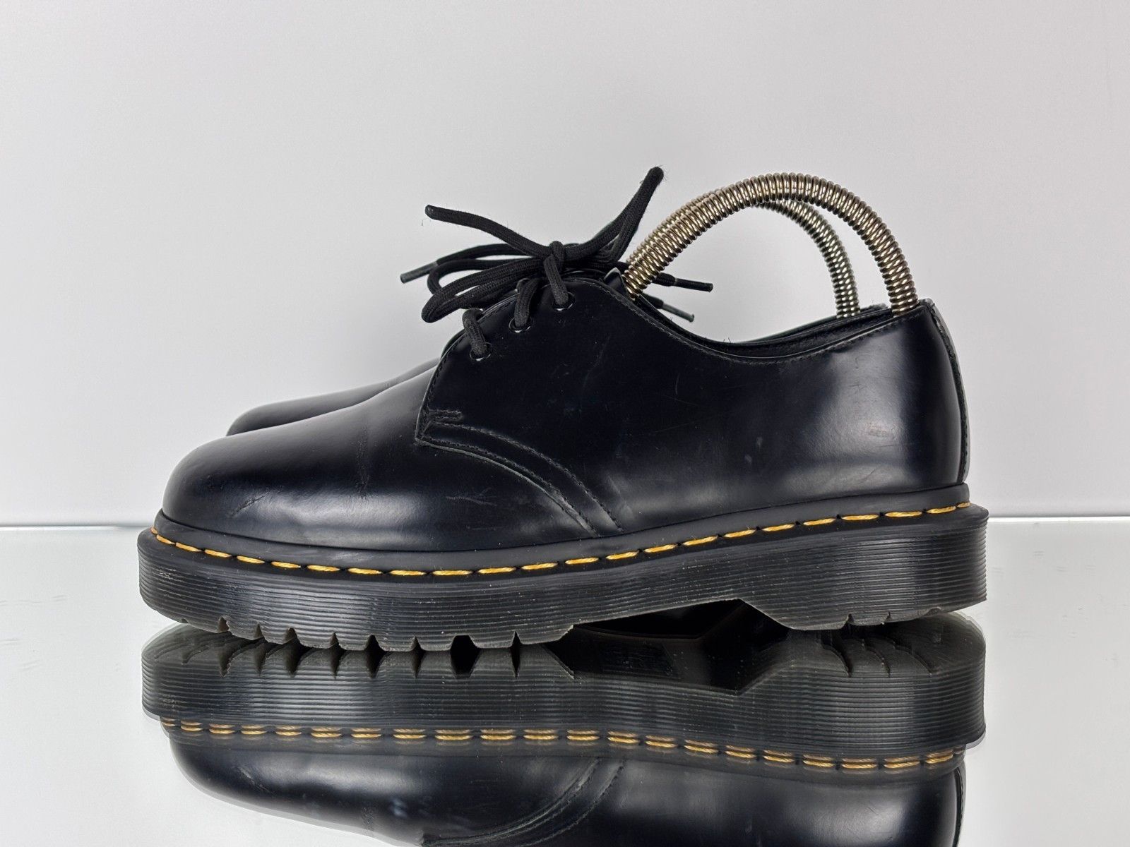 Dr. Martens Womens Dr. Martens 21084 Oxford Leather Shoes 39 / US 8 Size US 8 / IT 38 - 1 Thumbnail