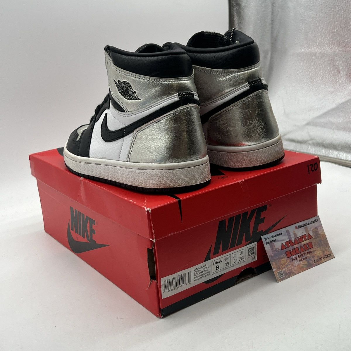 Jordan Brand Wmns air Jordan 1 high silver toe Size US 8 / IT 38 - 4 Thumbnail