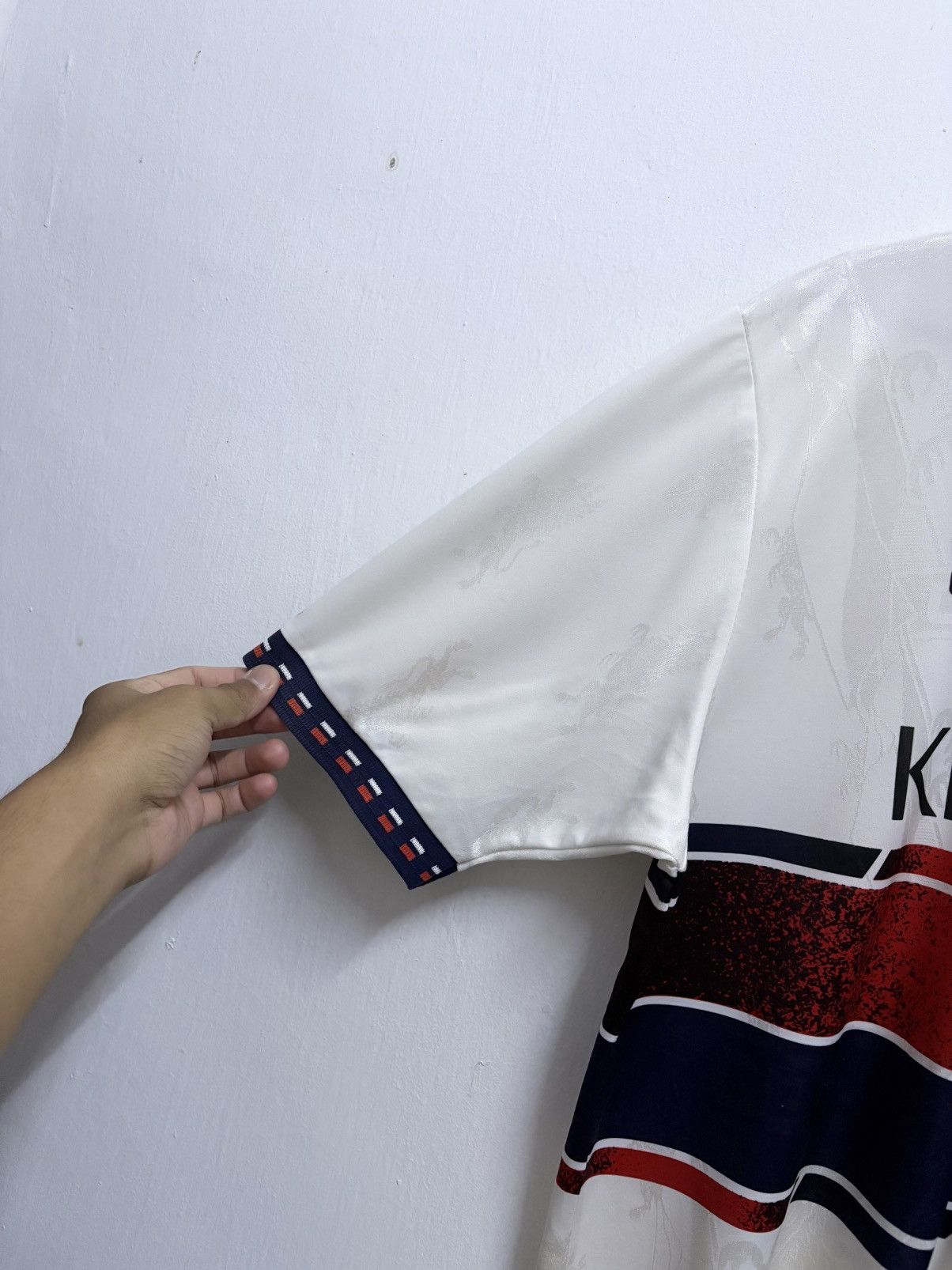 Vintage Vintage 90's Errea Genoa Away - Kazu 11 Football Shirt Size US L / EU 52-54 / 3 - 9 Thumbnail