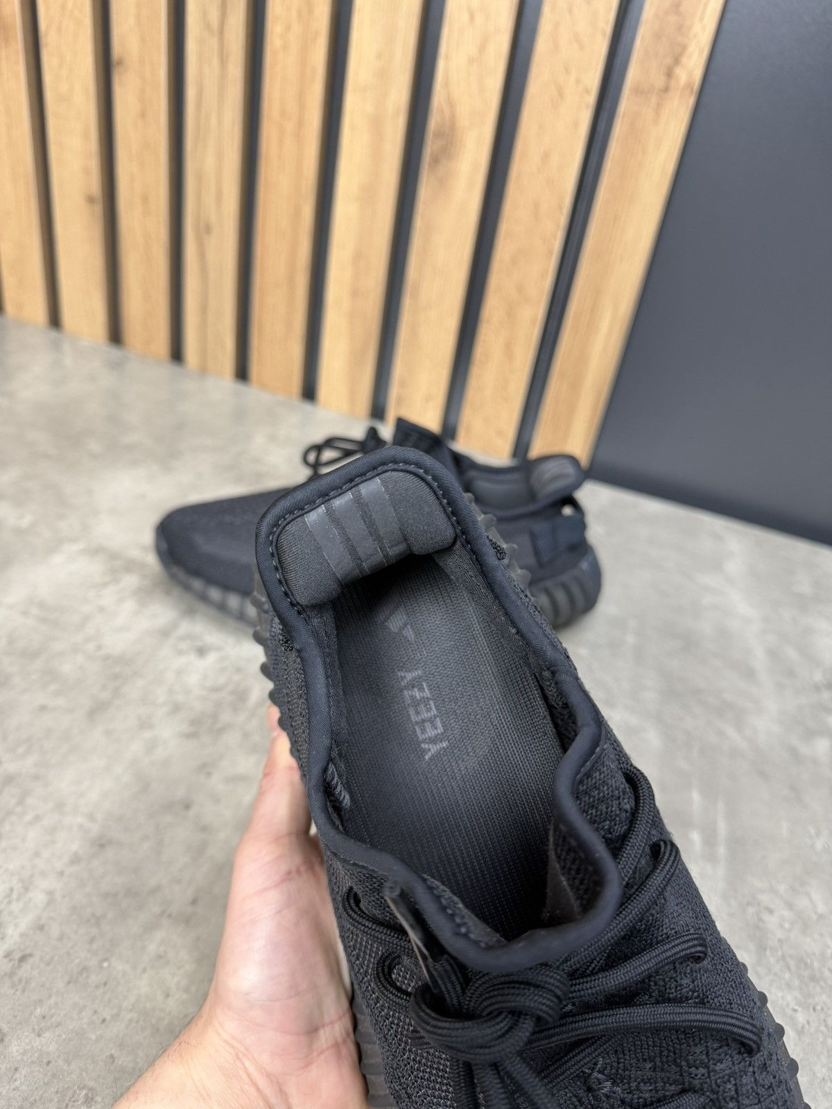 Adidas Adidas Yeezy Boost 350 V2 Onyx Size Us 8 Size US 8 / EU 41 - 8 Thumbnail
