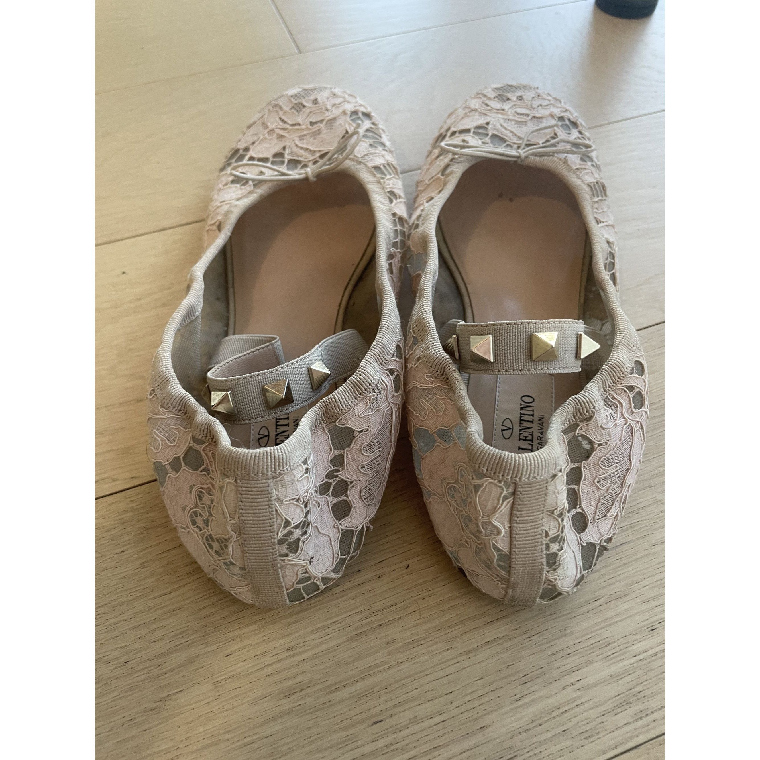 Valentino Valentino Garavani Ivory Lace Ballerina Flats With Studded B Size US 6 / IT 36 - 4 Thumbnail