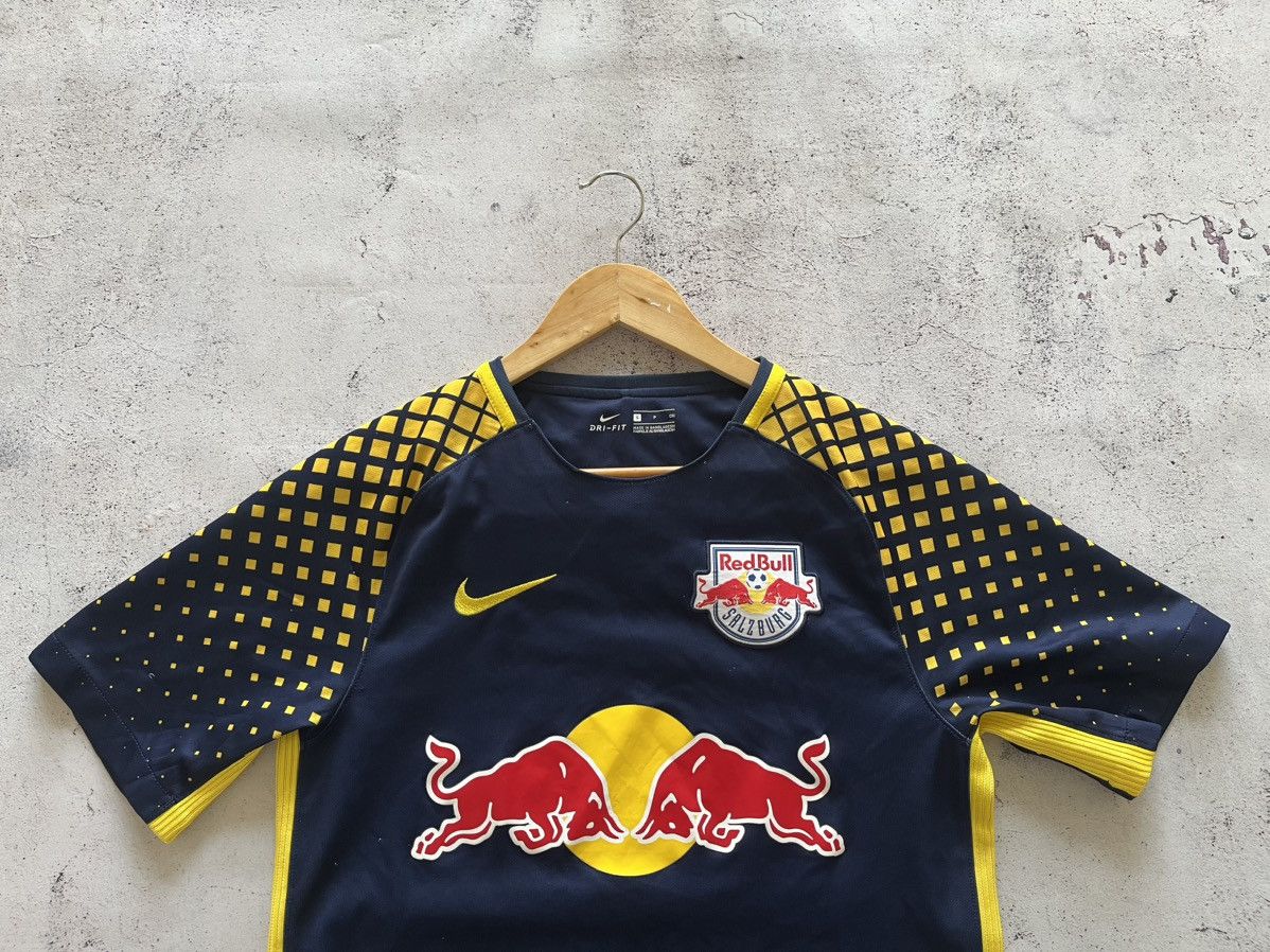 Red Bull NIKE RED BULL SALZBURG 2017 SOCCER JERSEY,FOOTBALL SHIRT Size US S / EU 44-46 / 1 - 2 Thumbnail