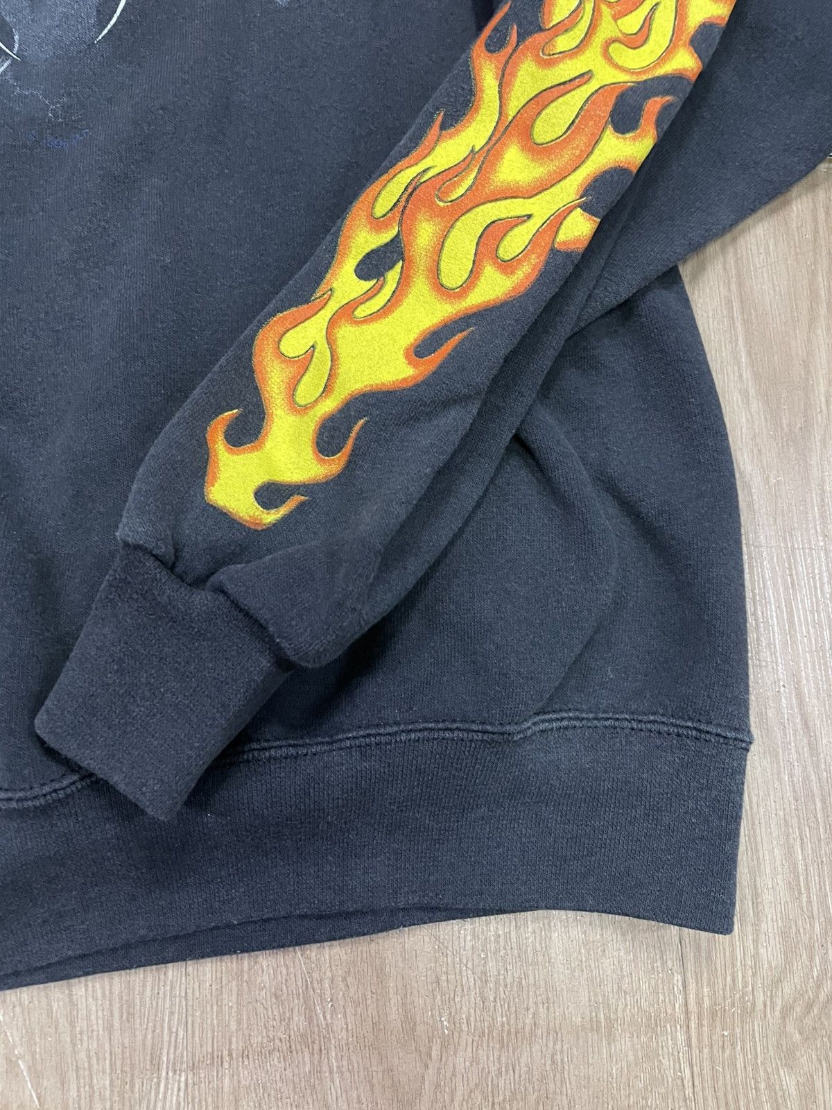 Harley Davidson × Vintage Vintage Harley Davidson flame spell out sweatshirt Size US M / EU 48-50 / 2 - 2 Thumbnail