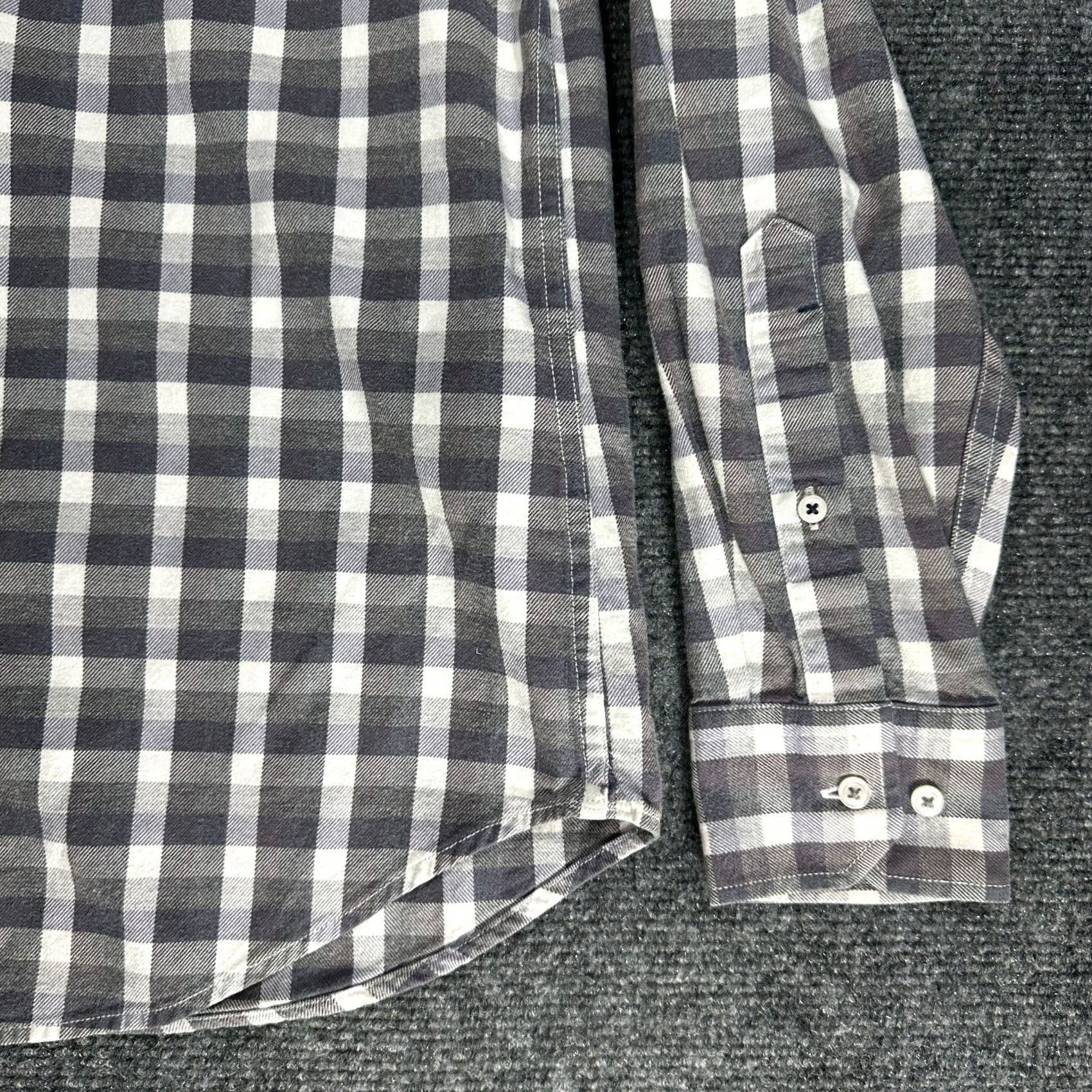 Banana Republic Banana Republic Shirt Mens S Luxe Flannel Button-Down Cotton Gray Check Slim Pocketed Size US S / EU 44-46 / 1 - 4 Thumbnail