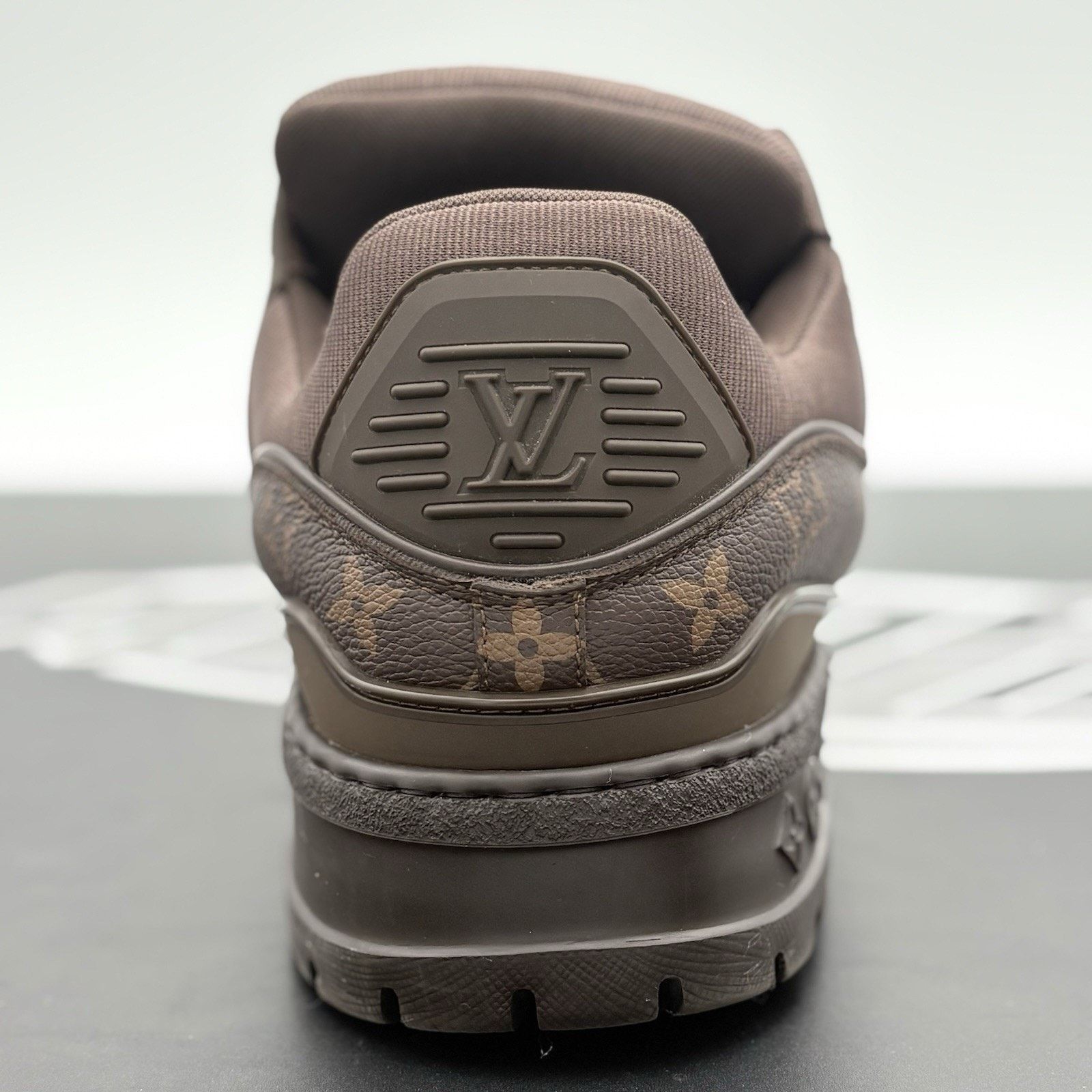 Louis Vuitton (9-9.5 US) Louis Vuitton Monogram Maxi ' Ebene ' | WORN 1-3x Size US 9.5 / EU 42-43 - 3 Thumbnail