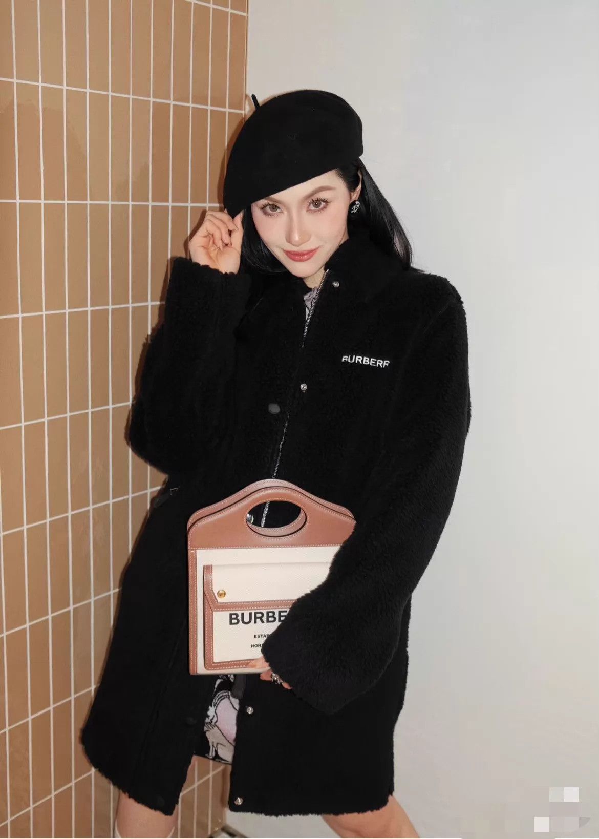 Burberry BURBERRY Lamb Fleece Mid-Length Cute Coat 36 Size S / US 4 / IT 40 - 6 Thumbnail