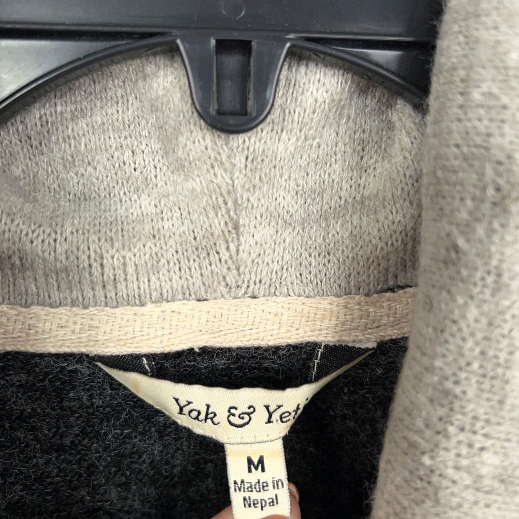 Yeti Yak & Yeti Sweater Womens Medium Gray Cowl Neck Front Slit Minimal Eclectic Pullover Knit Bohemian 70% Acrylic 30% Polyester Casual Womens Size M / US 6-8 / IT 42-44 - 4 Thumbnail
