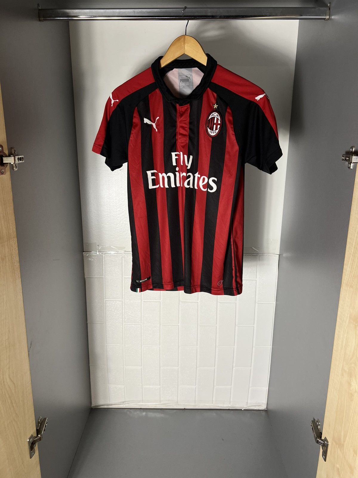 Puma VINTAGE PUMA FC MILAN ITALY SOCCER JERSEY RETRO BLOKE Y2K Size US M / EU 48-50 / 2 - 2 Thumbnail