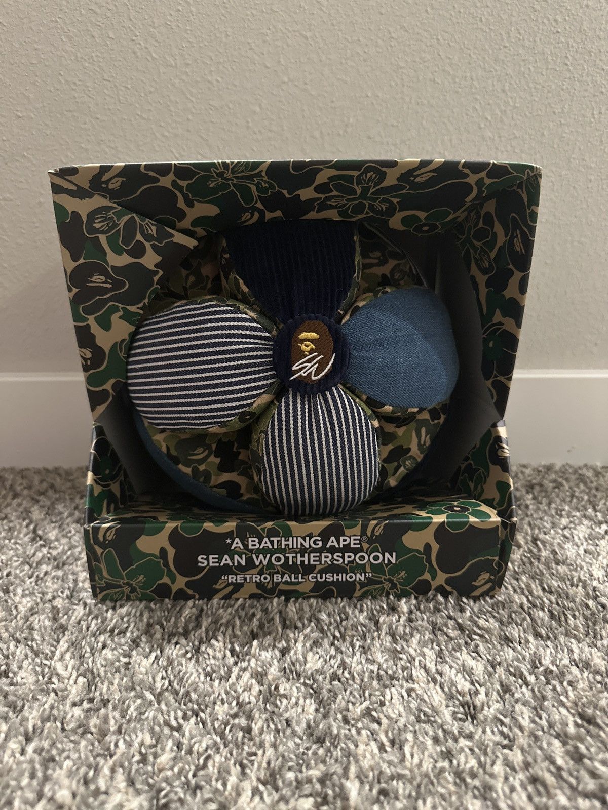 Bape Bape x Sean Wotherspoon Retro Ball Cushion Size ONE SIZE - 1 Thumbnail