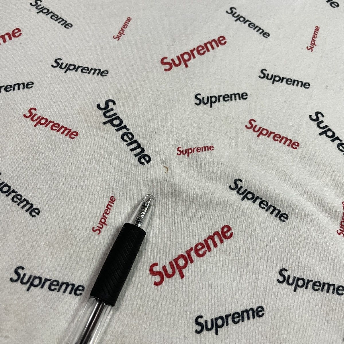 Supreme Supreme Scatter Logo Tee Size US M / EU 48-50 / 2 - 5 Thumbnail