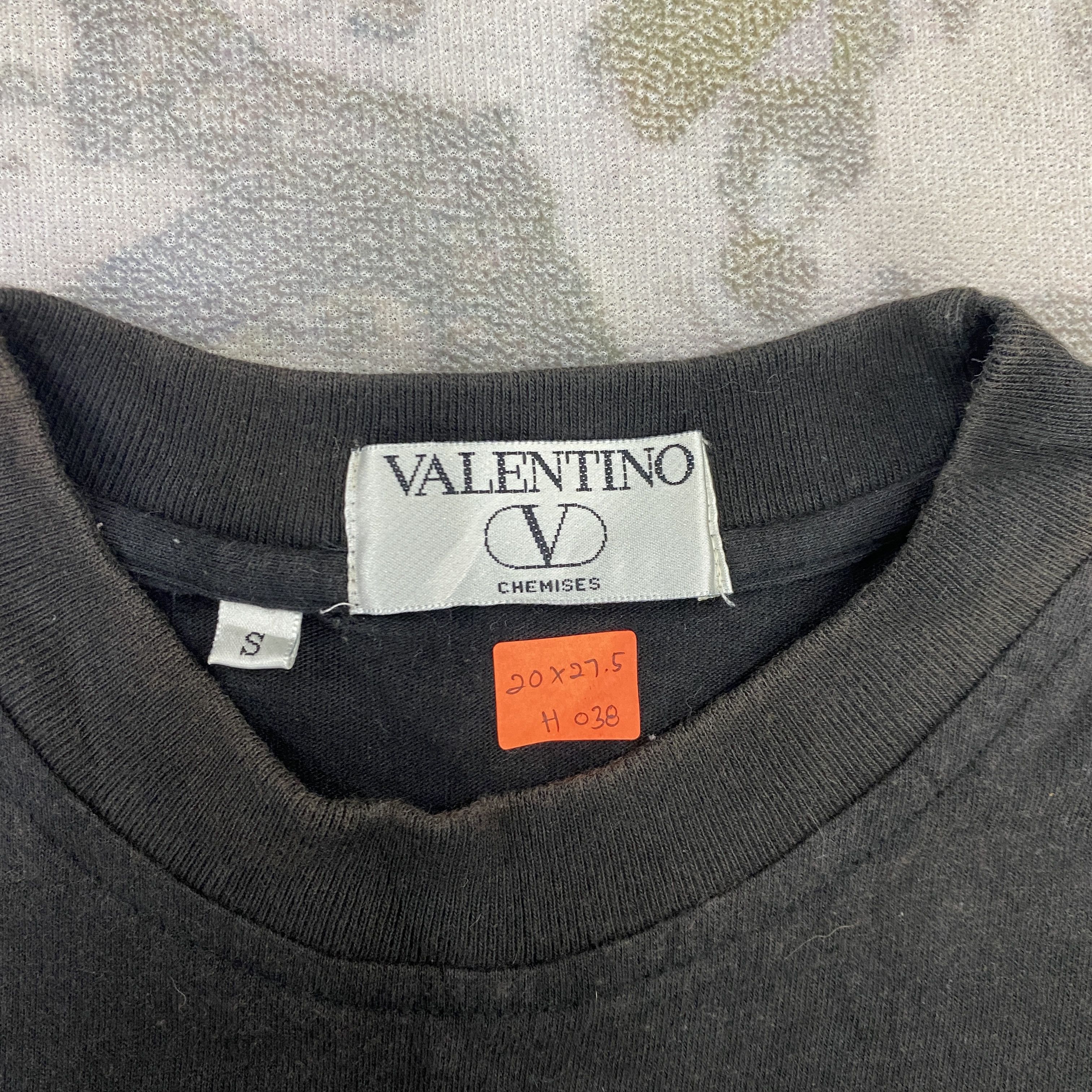 Japanese Brand Vintage Valentino Logo Tshirt - H038 Size US M / EU 48-50 / 2 - 4 Thumbnail