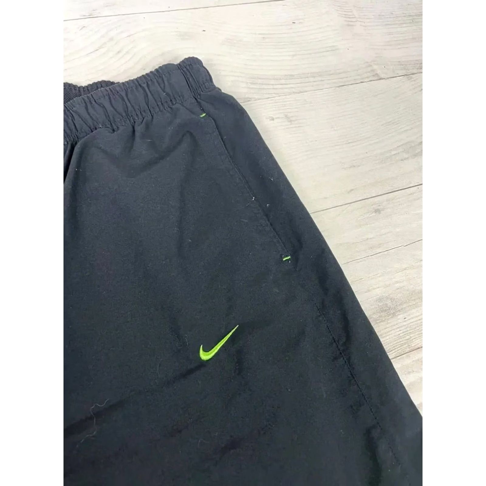 Nike VINTAGE Nike Track Pants Nike Track Pants Men L Black 90s Striped Pockets Inseam 32in 43cm 79cm Knee Thigh Front Rise Mens Size US 33 - 7 Thumbnail