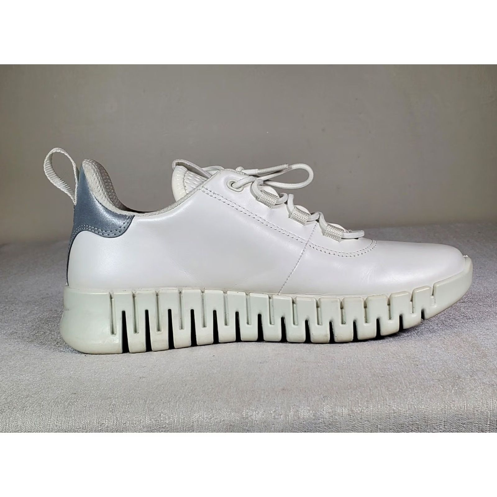 Ecco ECCO Gruuv W White Leather Leisure Walking Trainers Sneakers Women’s US 6 - 6.5 Size US 5 / IT 35 - 4 Thumbnail