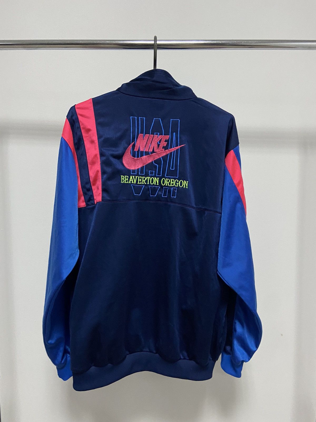 Nike USA Beaverton Oregon Vintage Windbreaker Sweatshirt