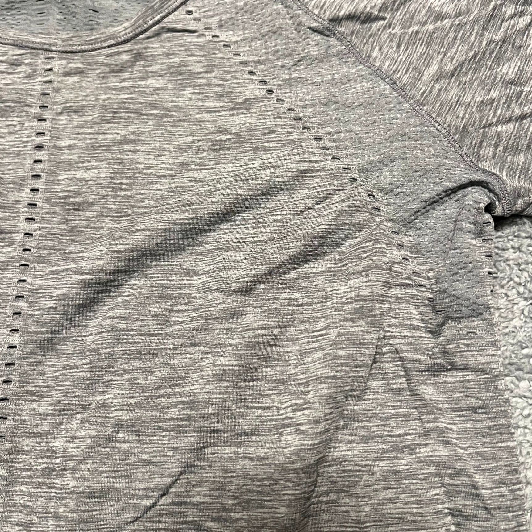 Athleta Athleta Shirt Womens XL Breathable Workout Top Heathered Gray Foothill Size XL / US 12-14 / IT 48-50 - 2 Thumbnail