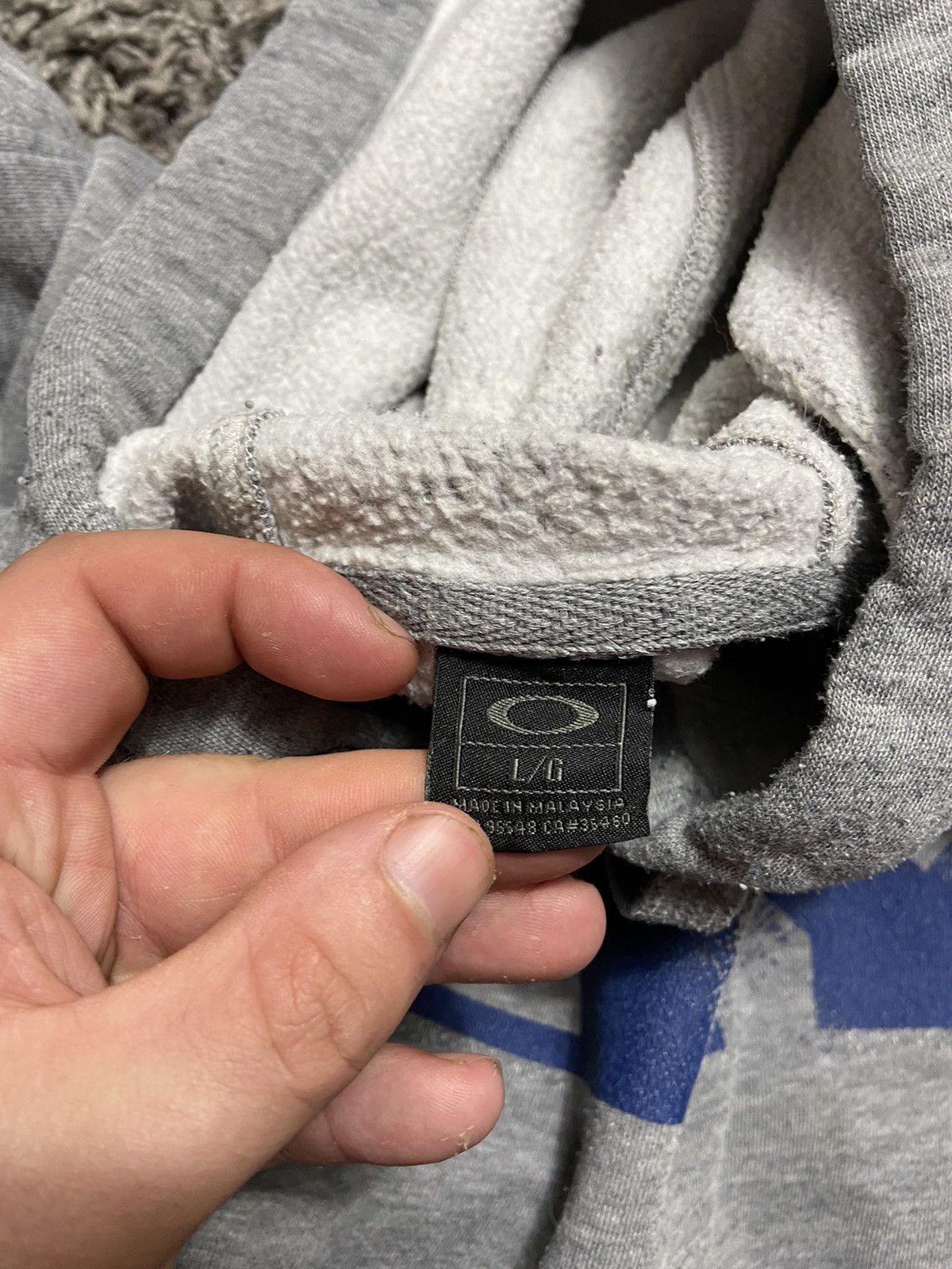 Oakley × Vintage OAKLEY VINTAGE 00s SKATEBOARD USA GREY COTTON HOODIE Size US L / EU 52-54 / 3 - 3 Thumbnail