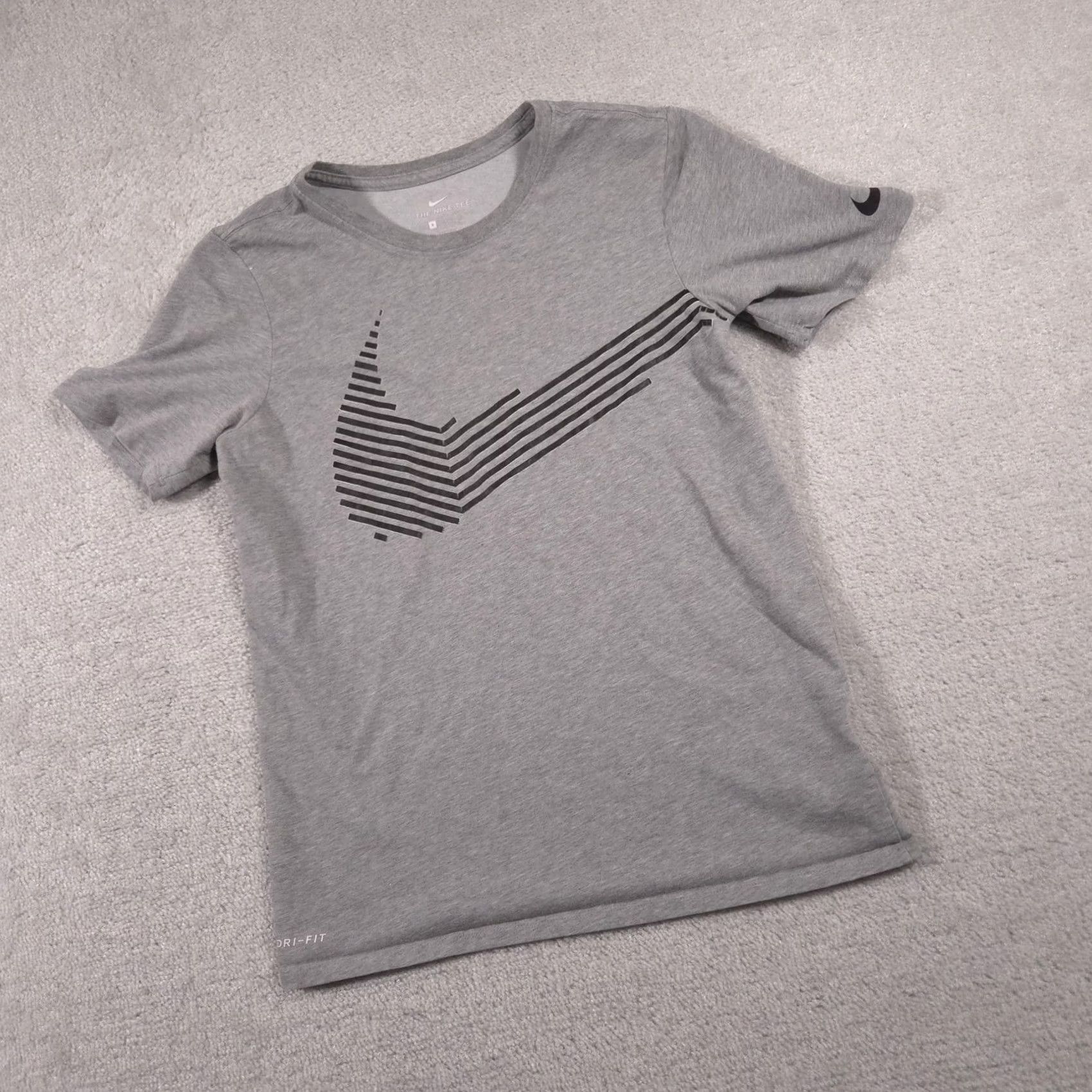 Nike Nike Dri-FIT Shirt Mens Small Gray Crewneck Short Sleeve Swoosh Graphic Athletic Tee Nike Tee Size US S / EU 44-46 / 1 - 2 Thumbnail