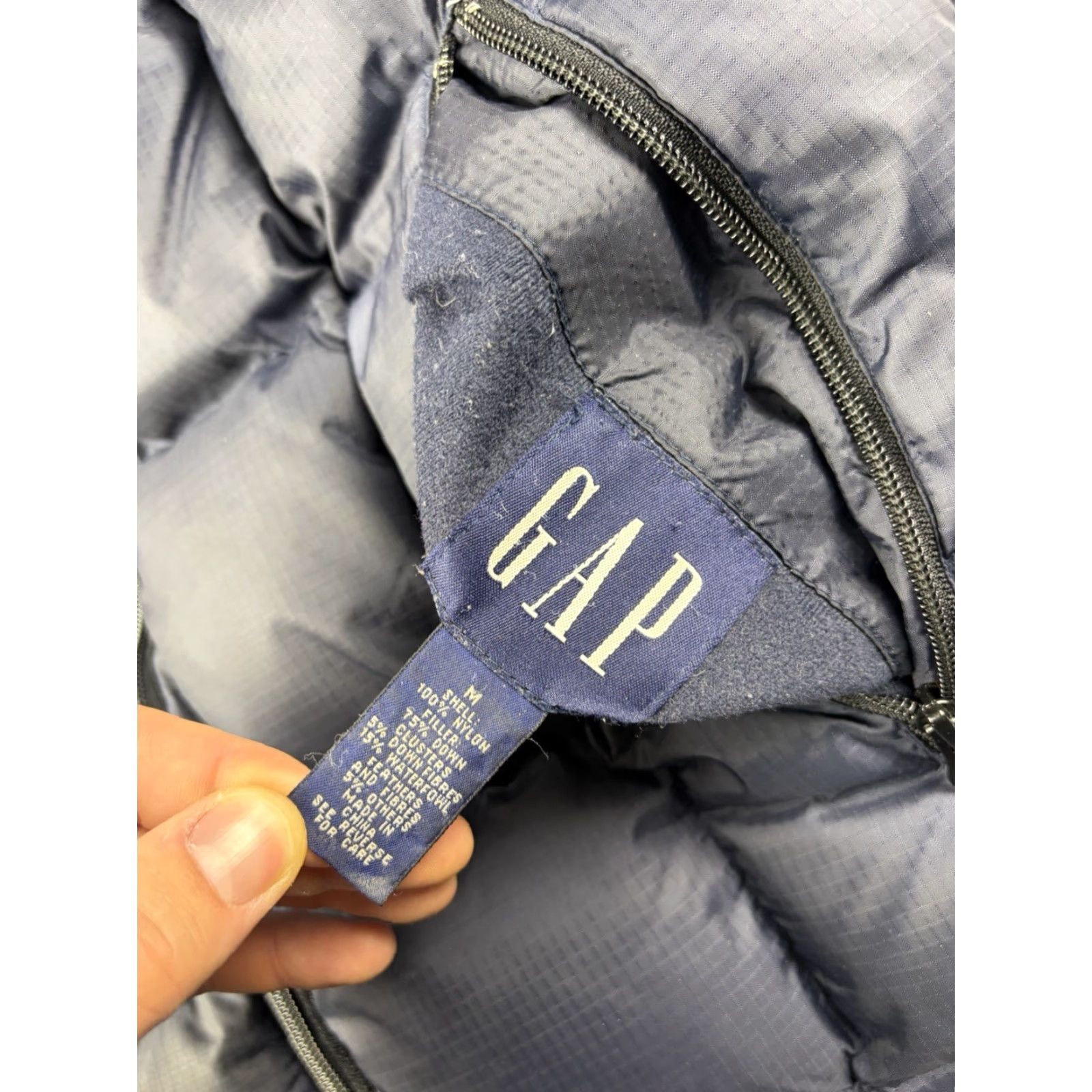 Gap VINTAGE Gap Puffer Vest Men’s M Blue Reversible Down Full Zip Vest Size US M / EU 48-50 / 2 - 6 Thumbnail