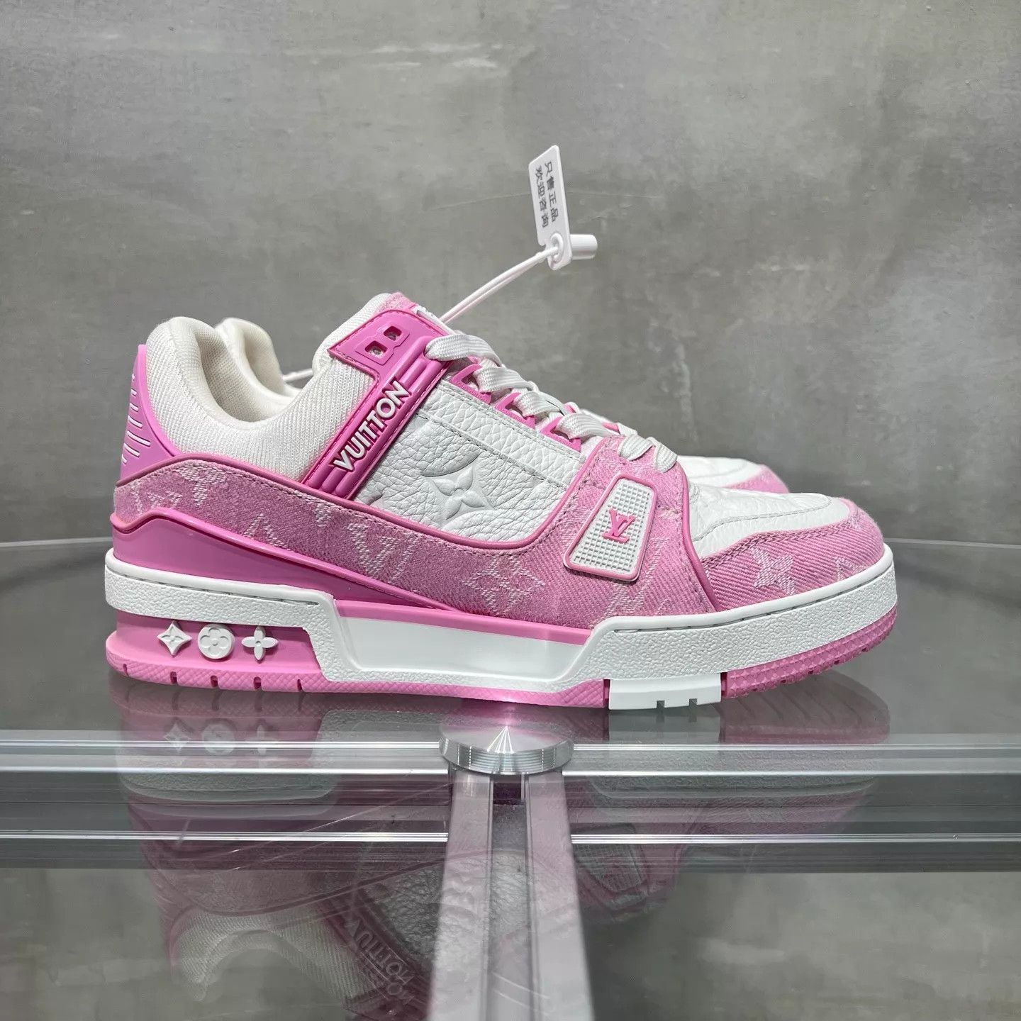 Louis Vuitton LV Trainer white pink denim BNIB, tried UK3.5/37.5 Size US 7 / IT 37 - 4 Thumbnail