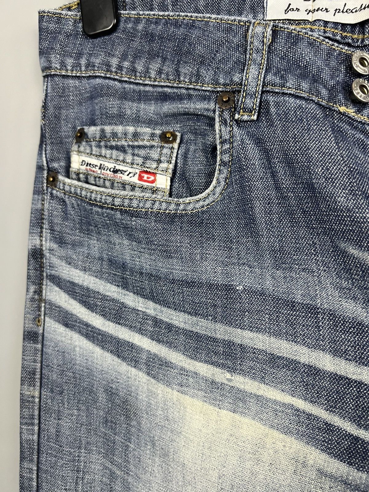 Diesel W33 Diesel Industry Denim Division Vintage Jeans Distressed Size US 33 - 11 Thumbnail