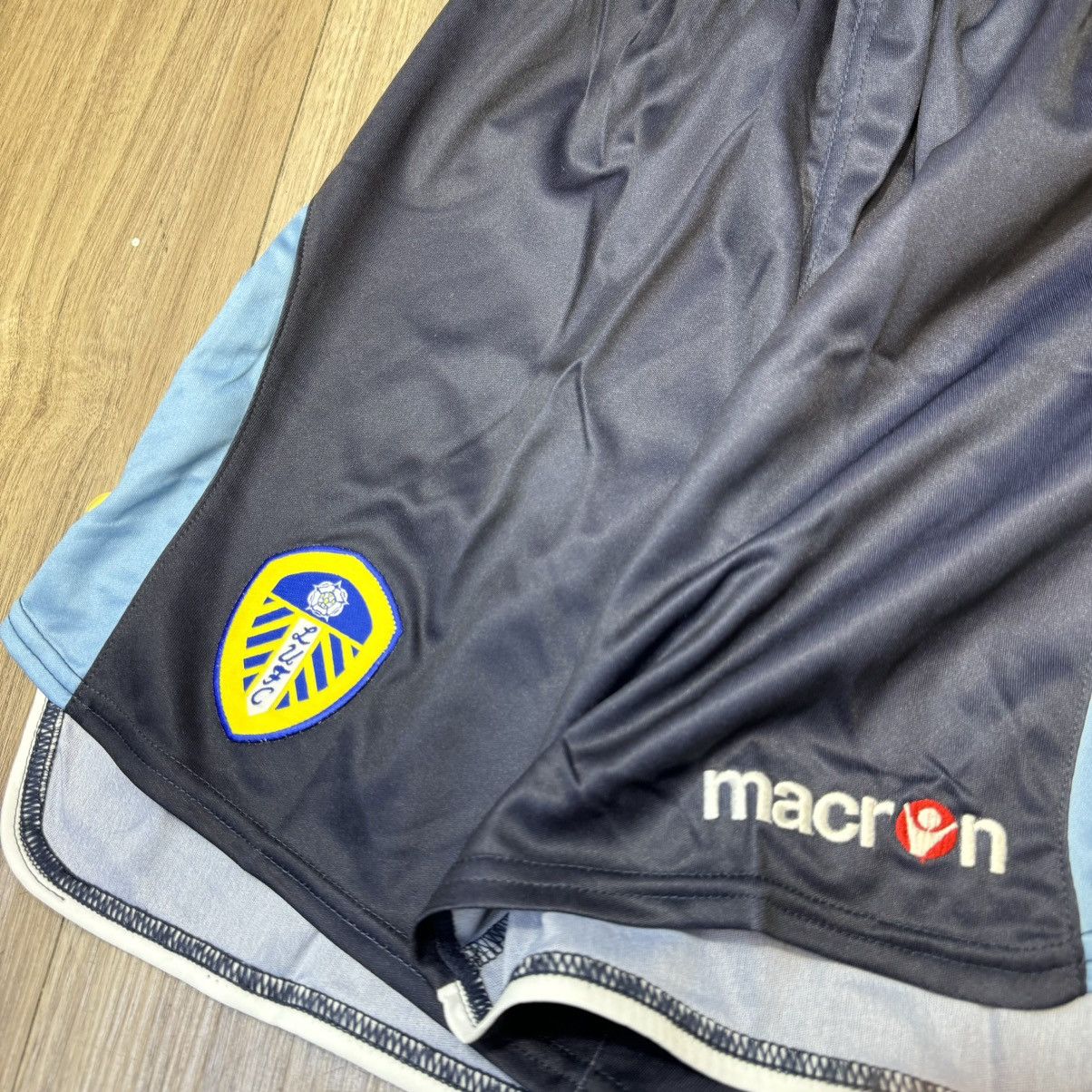 Macron Leeds United 08/09 Longsleeves set (Bnwt) Size US XS / EU 42 / 0 - 10 Thumbnail