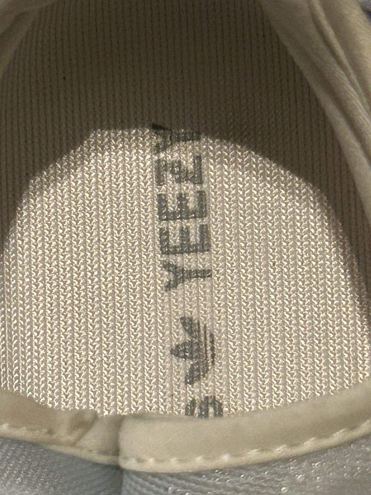 Adidas Adidas’ Yeezy boost 350 V2 GW2869 Size US 10 / EU 43 - 4 Thumbnail