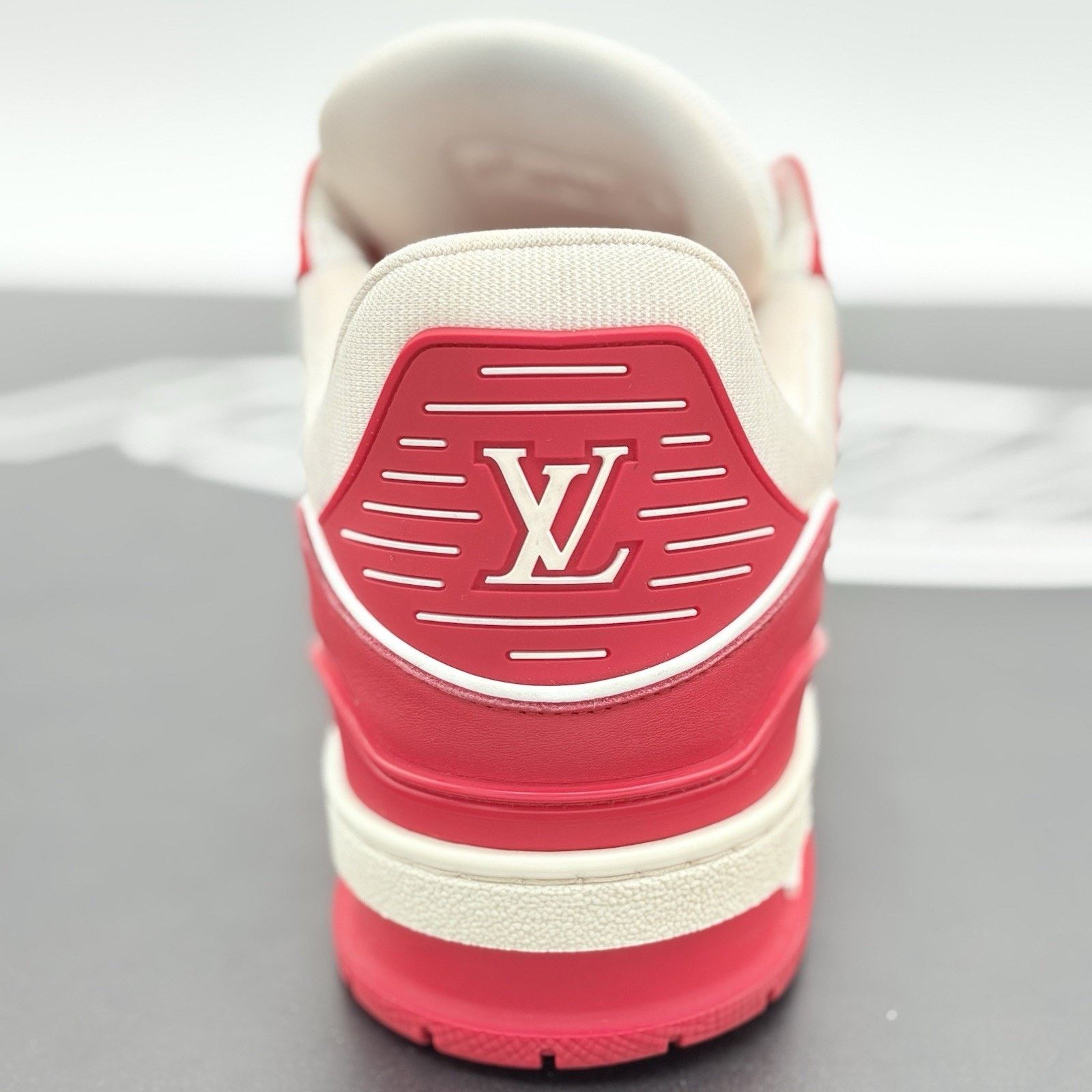 Louis Vuitton (8-8.5 US) Louis Vuitton Trainer ' Red White '| SUPER CLEAN! Size US 8 / EU 41 - 3 Thumbnail