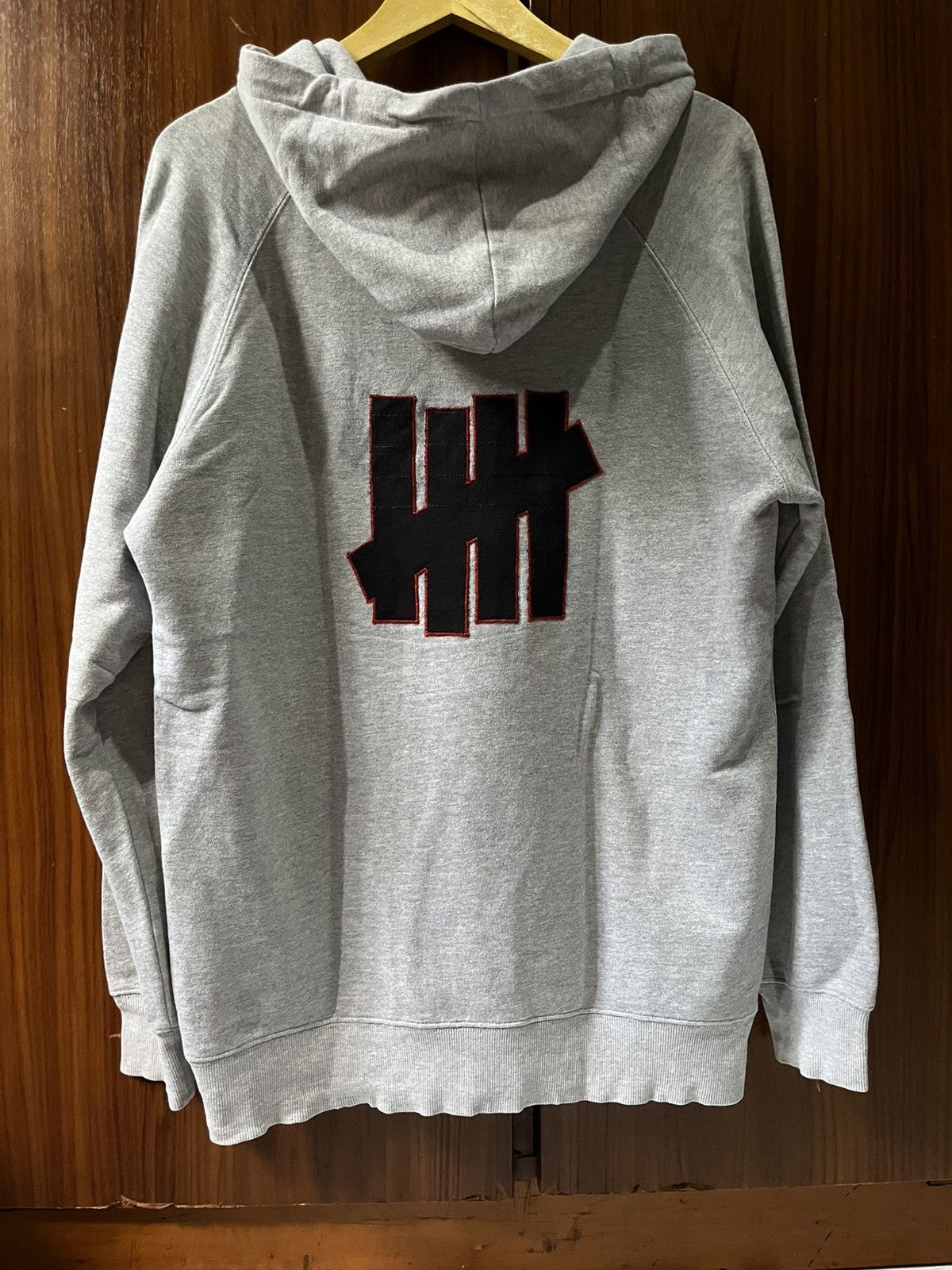 Undefeated Undefeated logo hooded emboidered sweatshirt size L Size US L / EU 52-54 / 3 - 1 Thumbnail