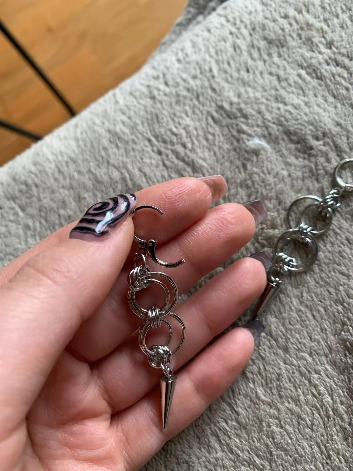 Vintage Stitching Hoop Rivet Drop Earring Size ONE SIZE - 4 Thumbnail