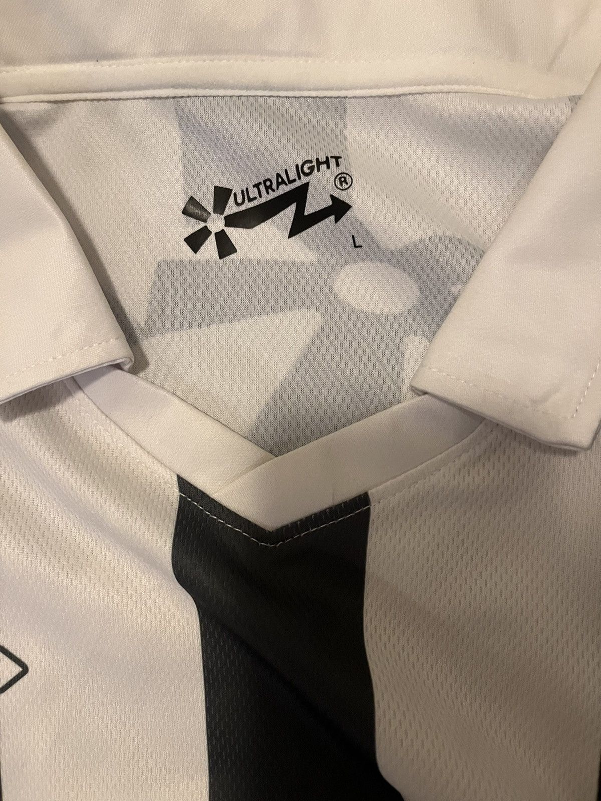 Other Ultralight London Green and White Soccer Jersey Size US L / EU 52-54 / 3 - 3 Thumbnail