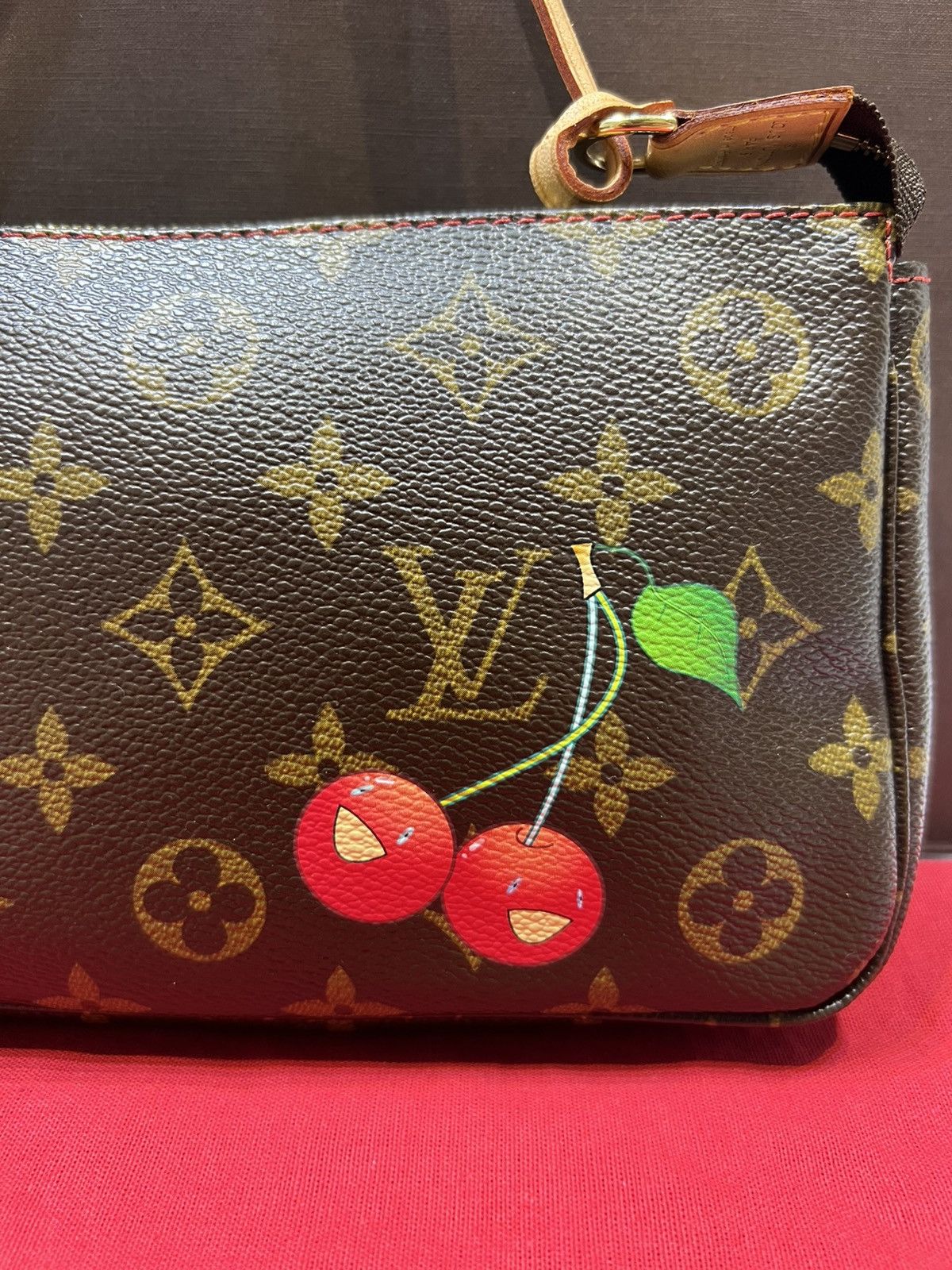 Louis Vuitton × Takashi Murakami LOUIS VUITTON CHERRY POCHETTE TAKASHI MURAKAMI Size ONE SIZE - 6 Thumbnail