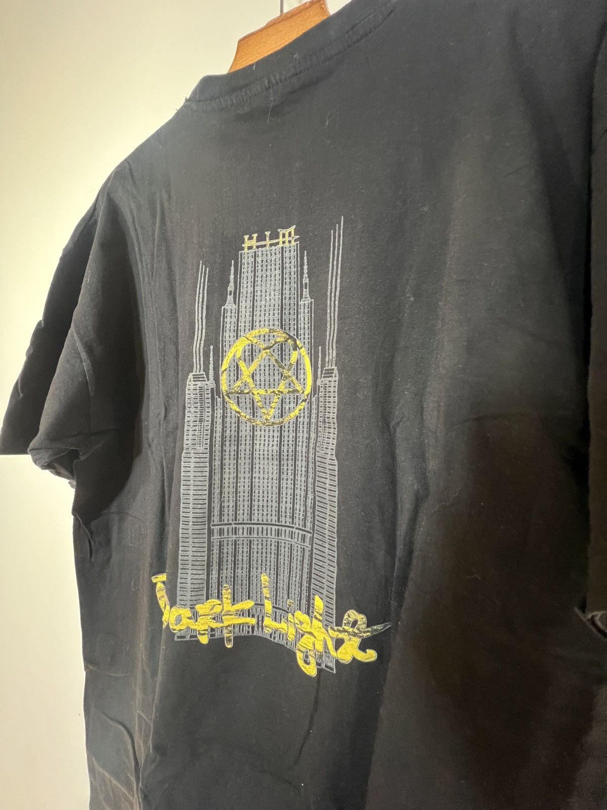 Band Tees Him dark light shirt early 00s vintage Size US XL / EU 56 / 4 - 4 Thumbnail