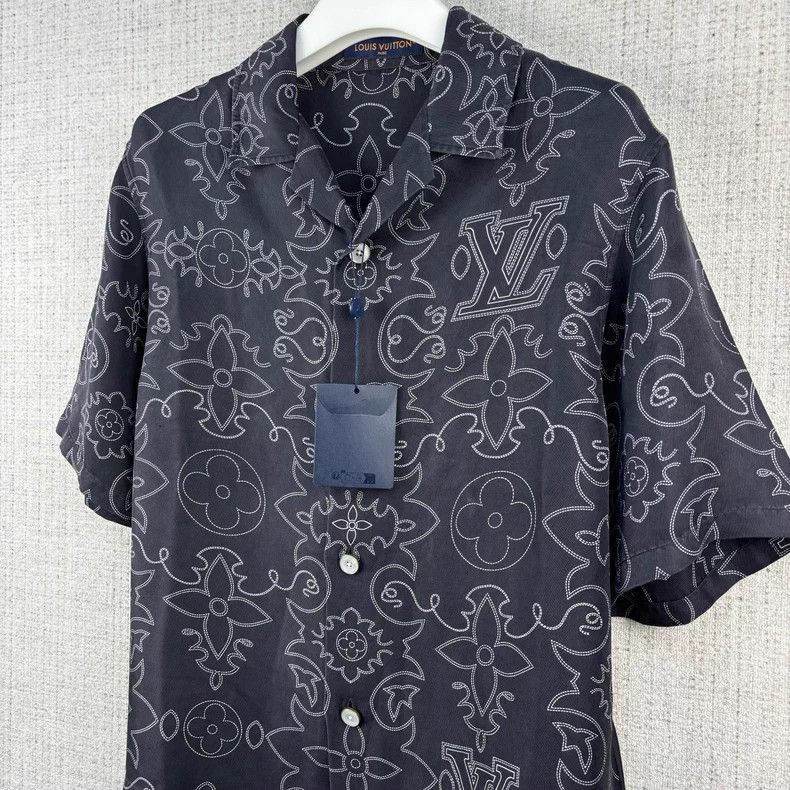 Louis Vuitton Louis Vuitton Three-flower vines embroidered embroidered f Size US M / EU 48-50 / 2 - 2 Thumbnail