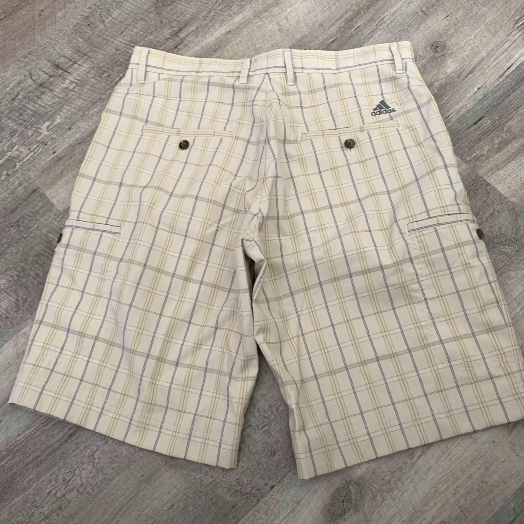 Adidas Adidas Golf Cargo Shorts Mens 32 Khaki Plaid 11” Inseam Flat Front Chino P15612 Size US 32 / EU 48 - 3 Thumbnail