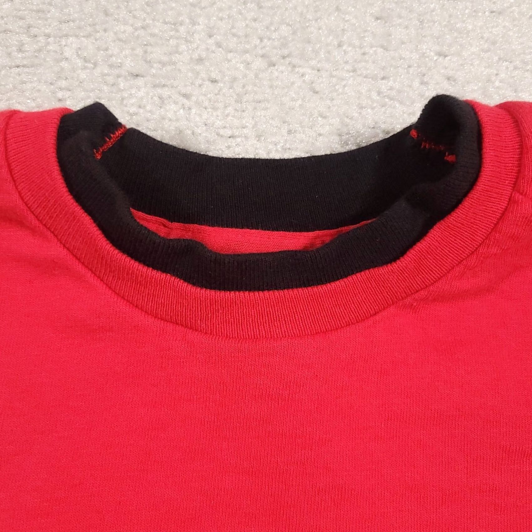 Fruit Of The Loom VINTAGE Fruit of the Loom T-Shirt Mens Medium Two Toned Red Black Single Stitch USA Shirt Mens Size US M / EU 48-50 / 2 - 4 Thumbnail